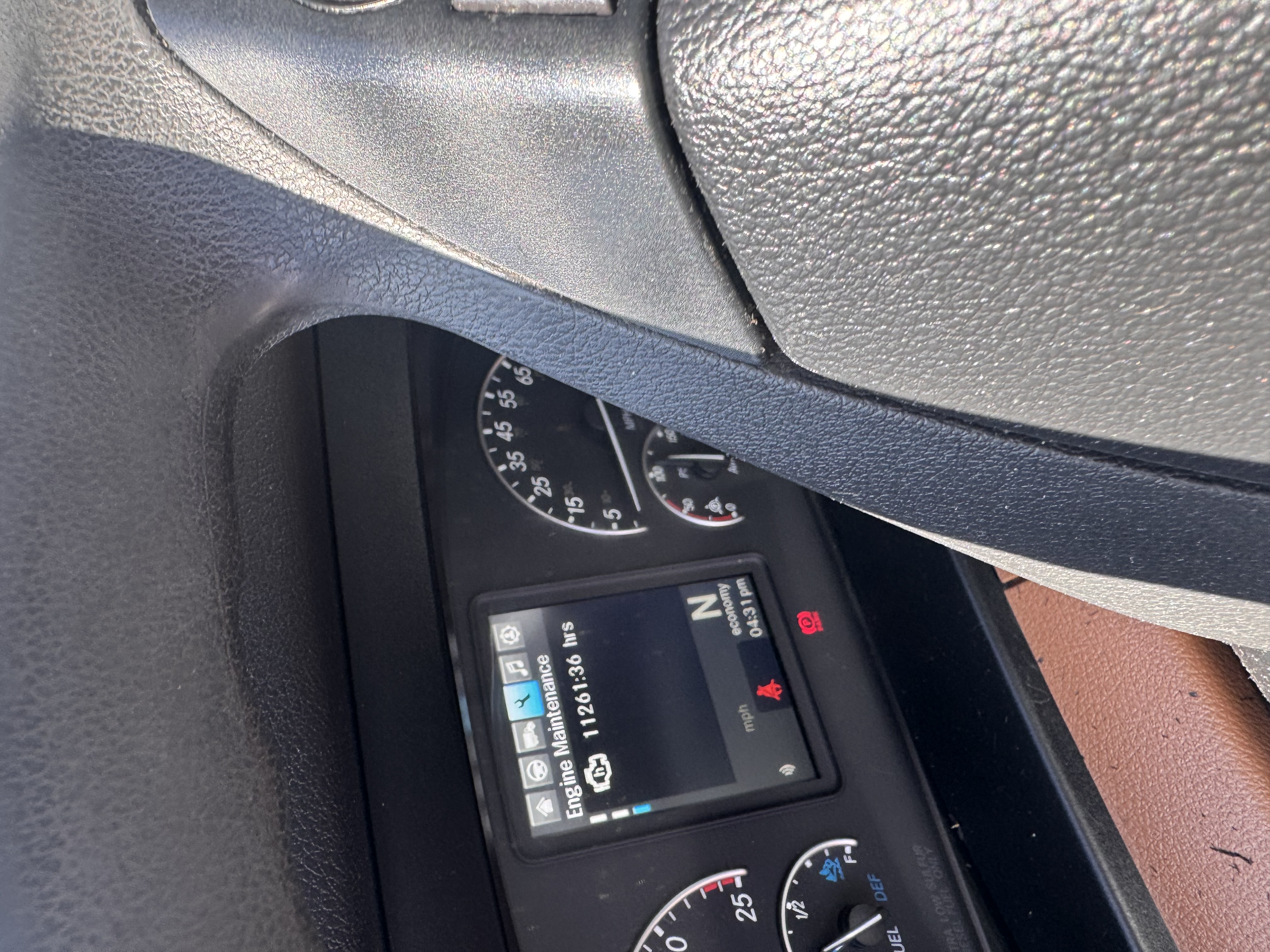 2021 FREIGHTLINER CASCADIA 126SLP - image 15