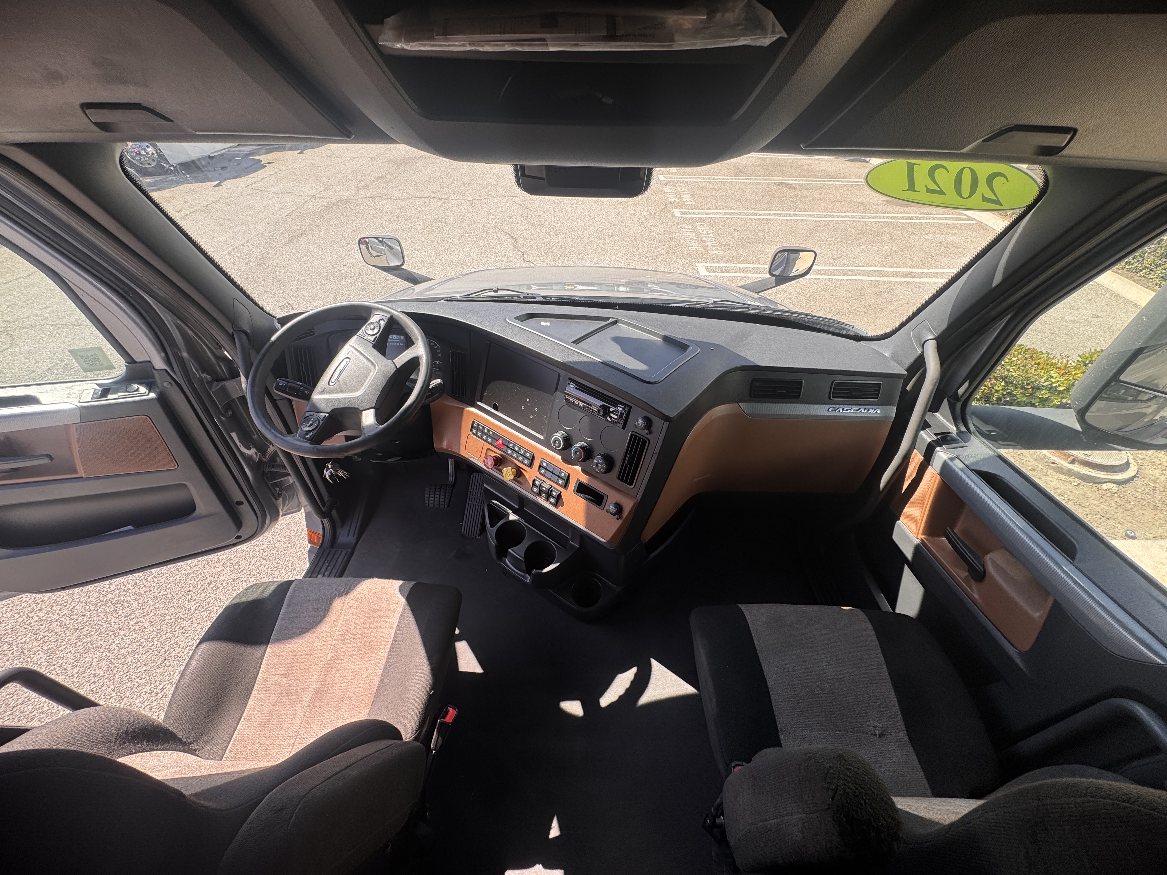 2021 FREIGHTLINER CASCADIA 126SLP - image 17