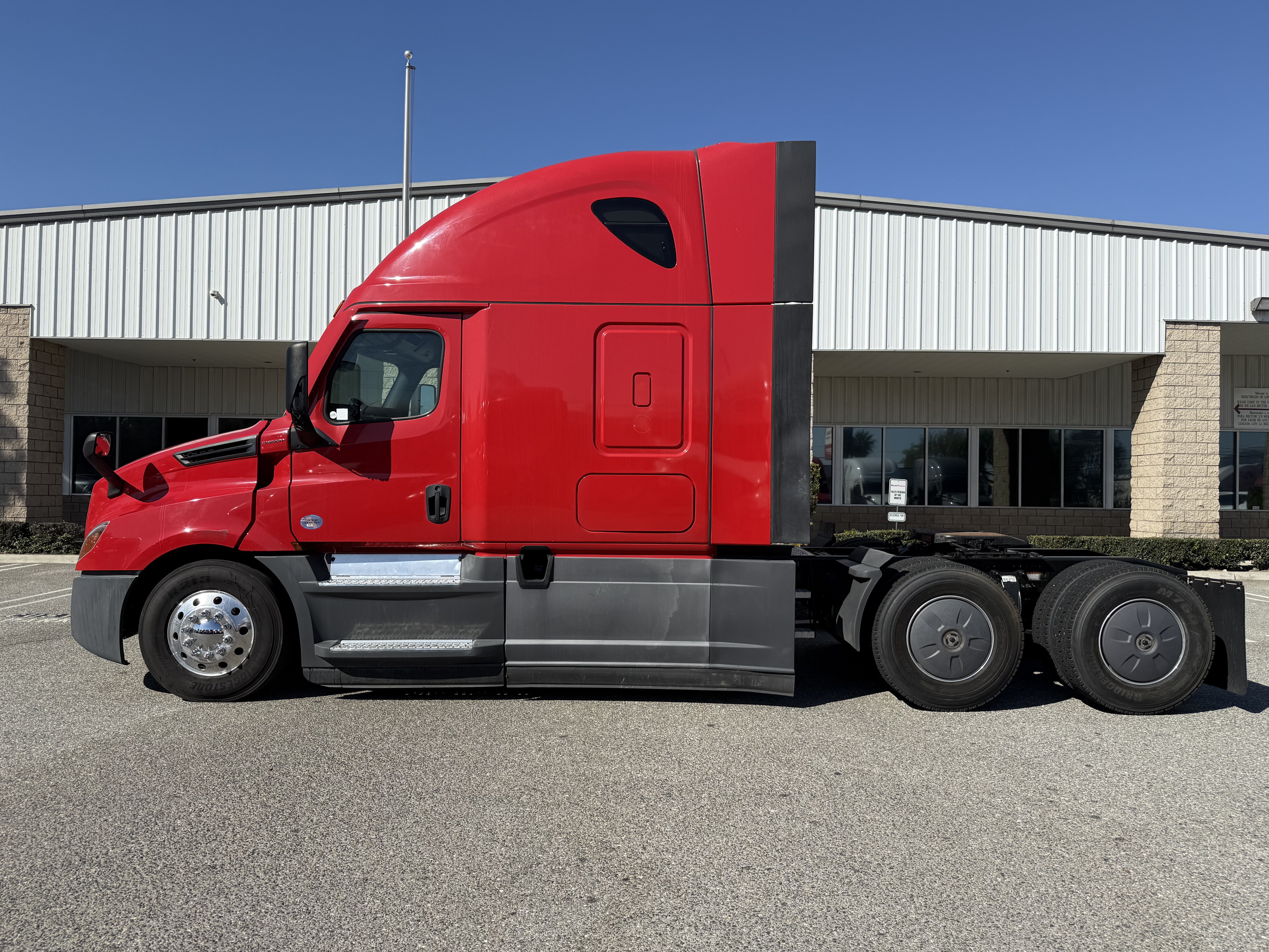 2021 FREIGHTLINER CASCADIA 126SLP - image 3