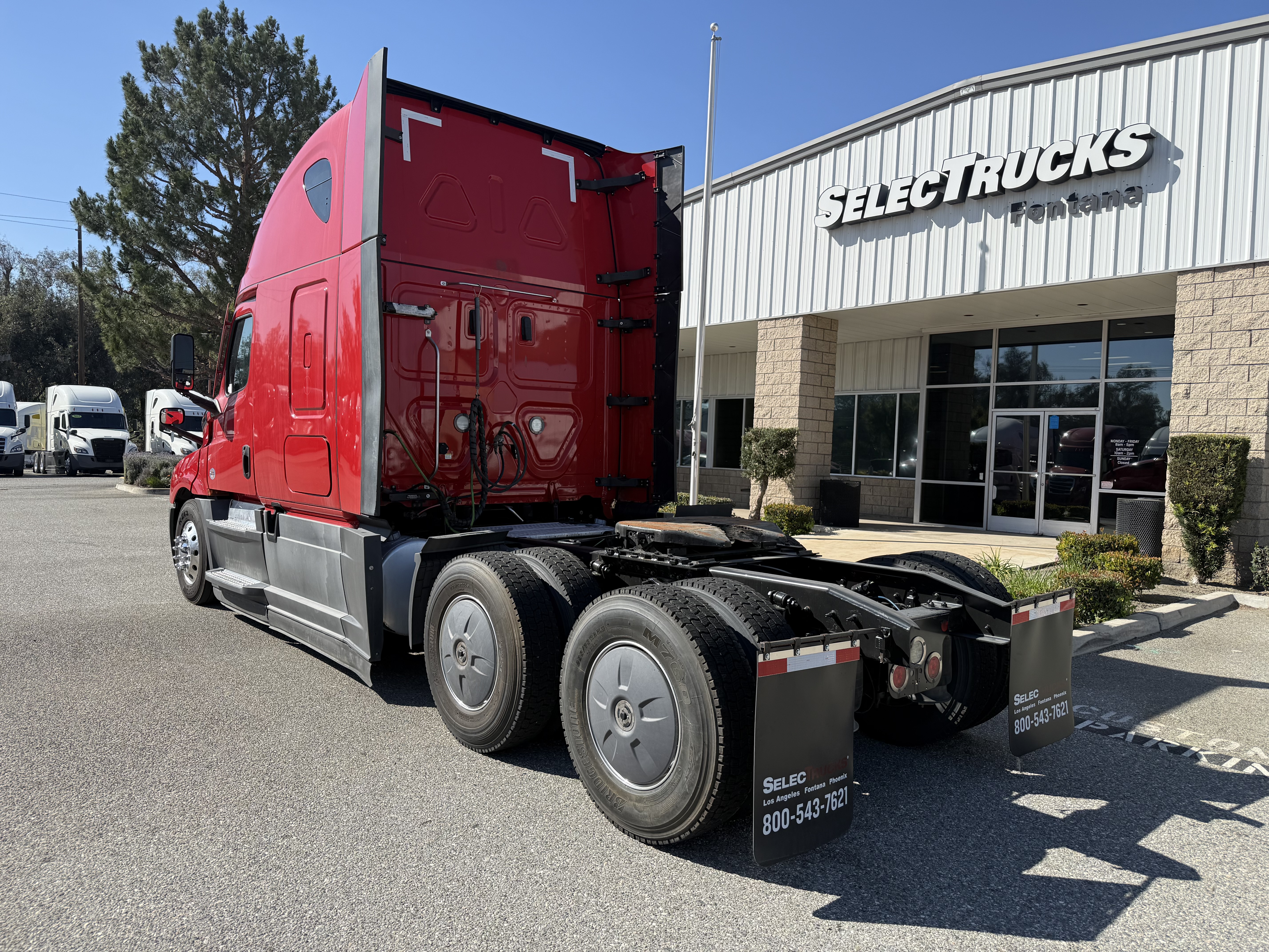 2021 FREIGHTLINER CASCADIA 126SLP - image 4