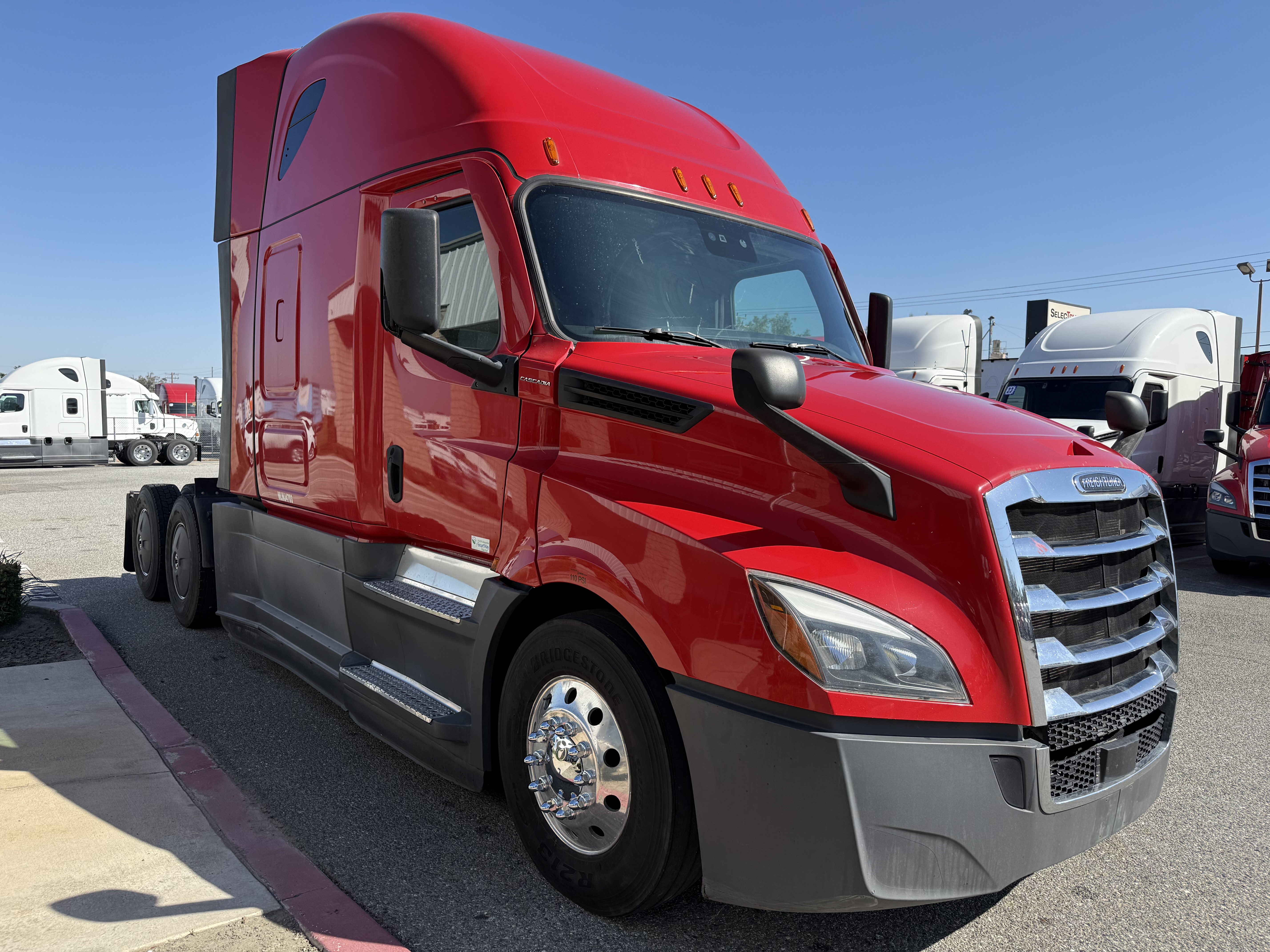 2021 FREIGHTLINER CASCADIA 126SLP - image 8