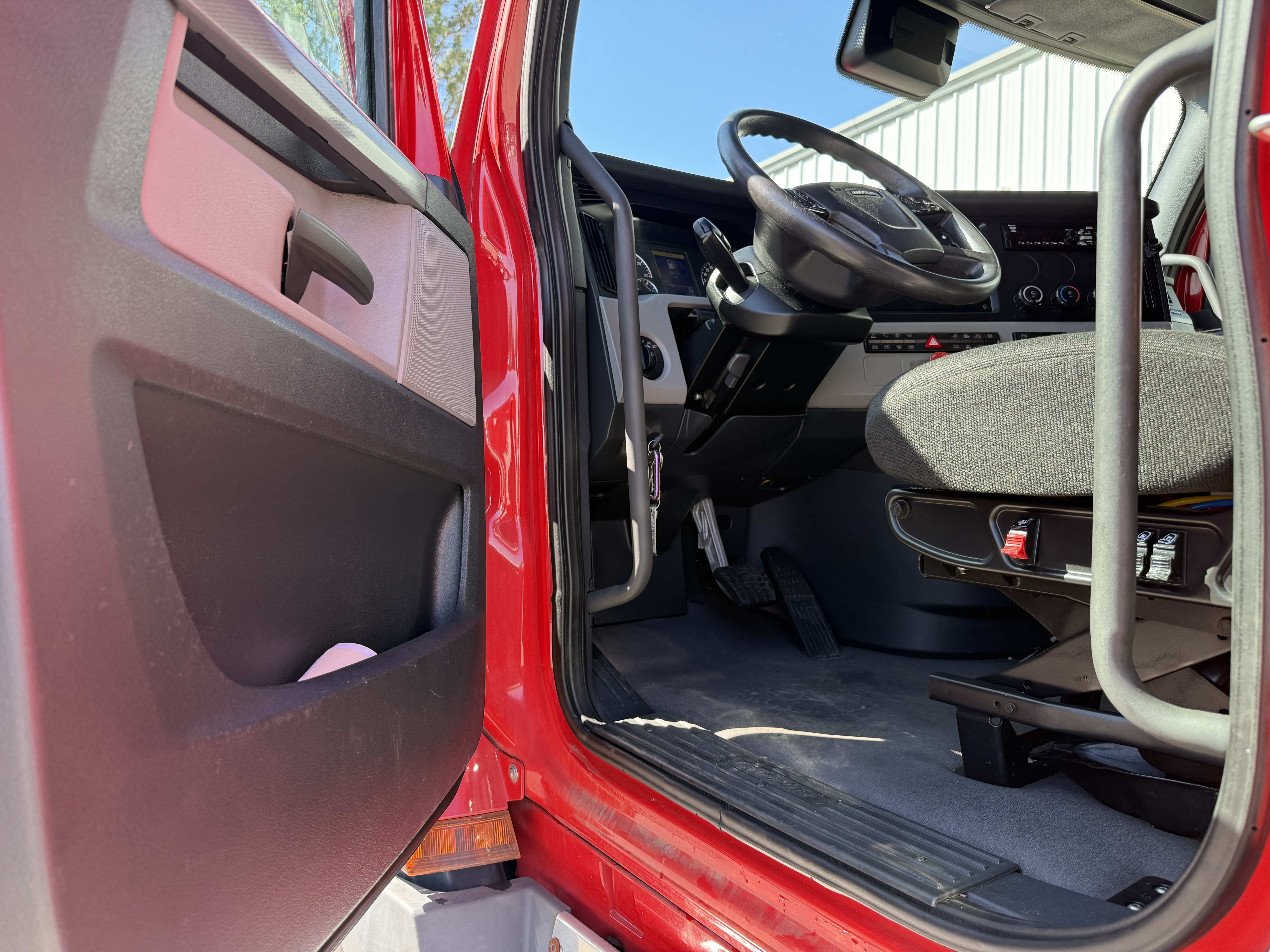 2021 FREIGHTLINER CASCADIA 126SLP - image 14