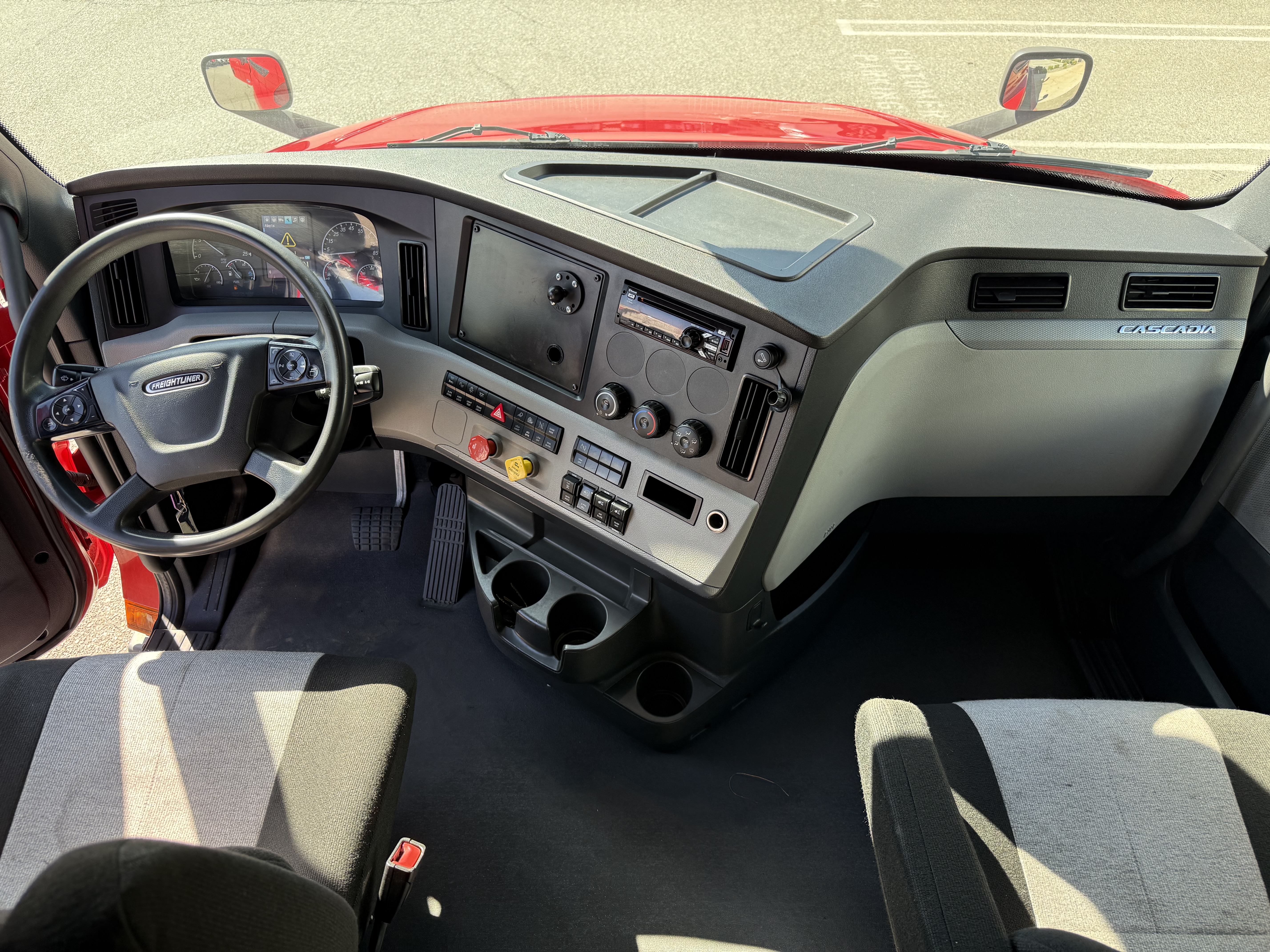 2021 FREIGHTLINER CASCADIA 126SLP - image 17