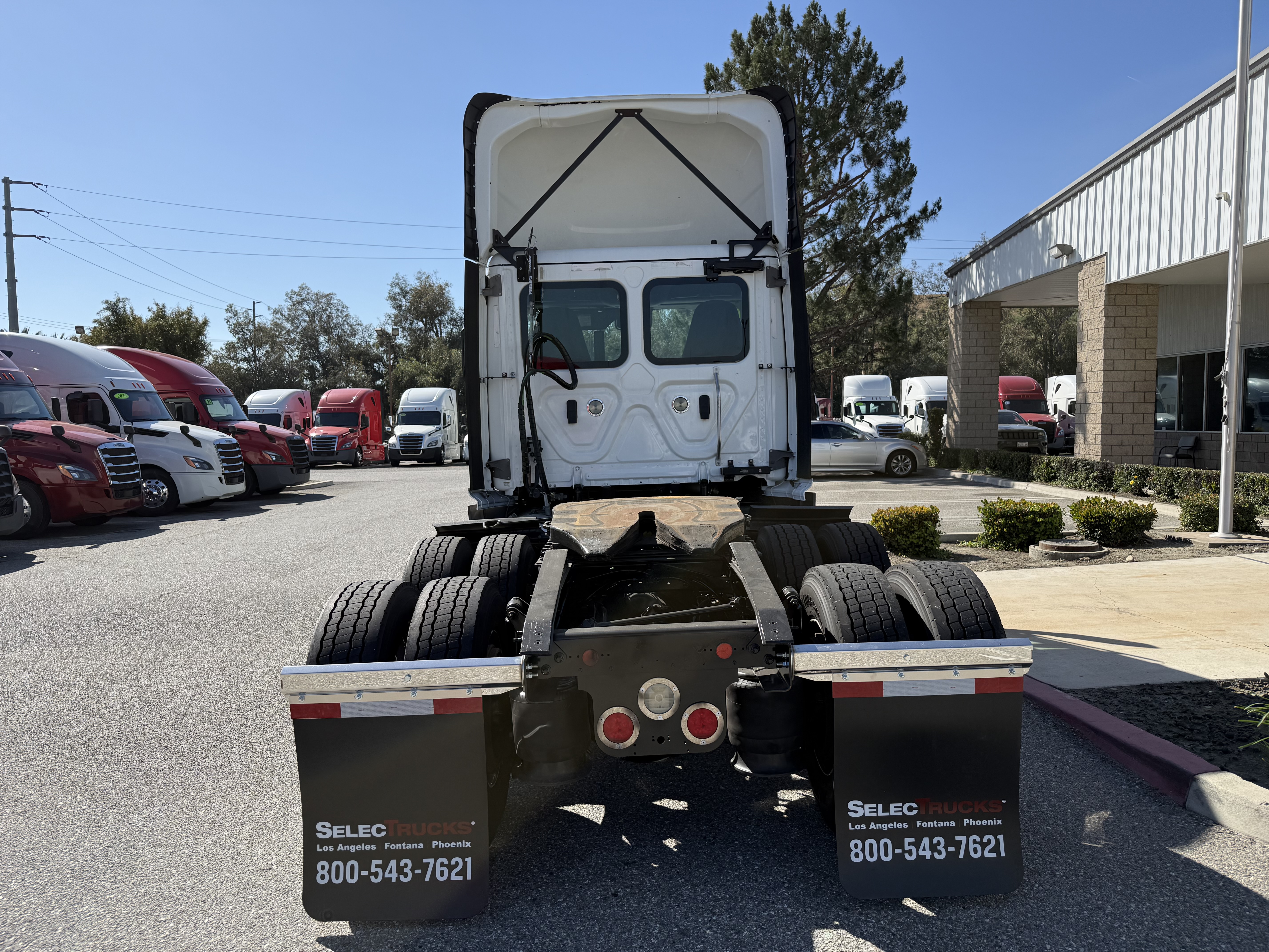2021 FREIGHTLINER CASCADIA 126DC - image 5