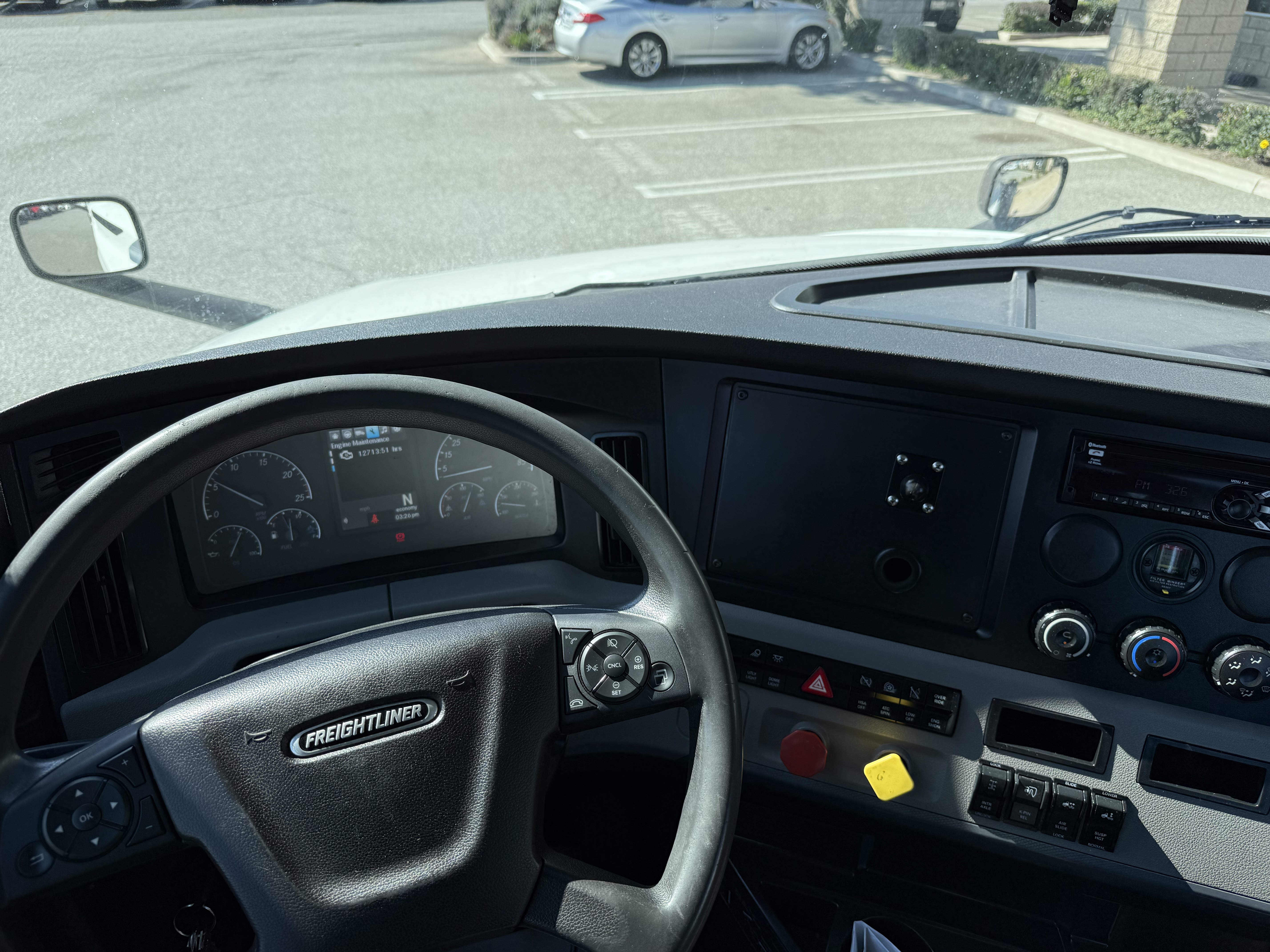 2021 FREIGHTLINER CASCADIA 126DC - image 16