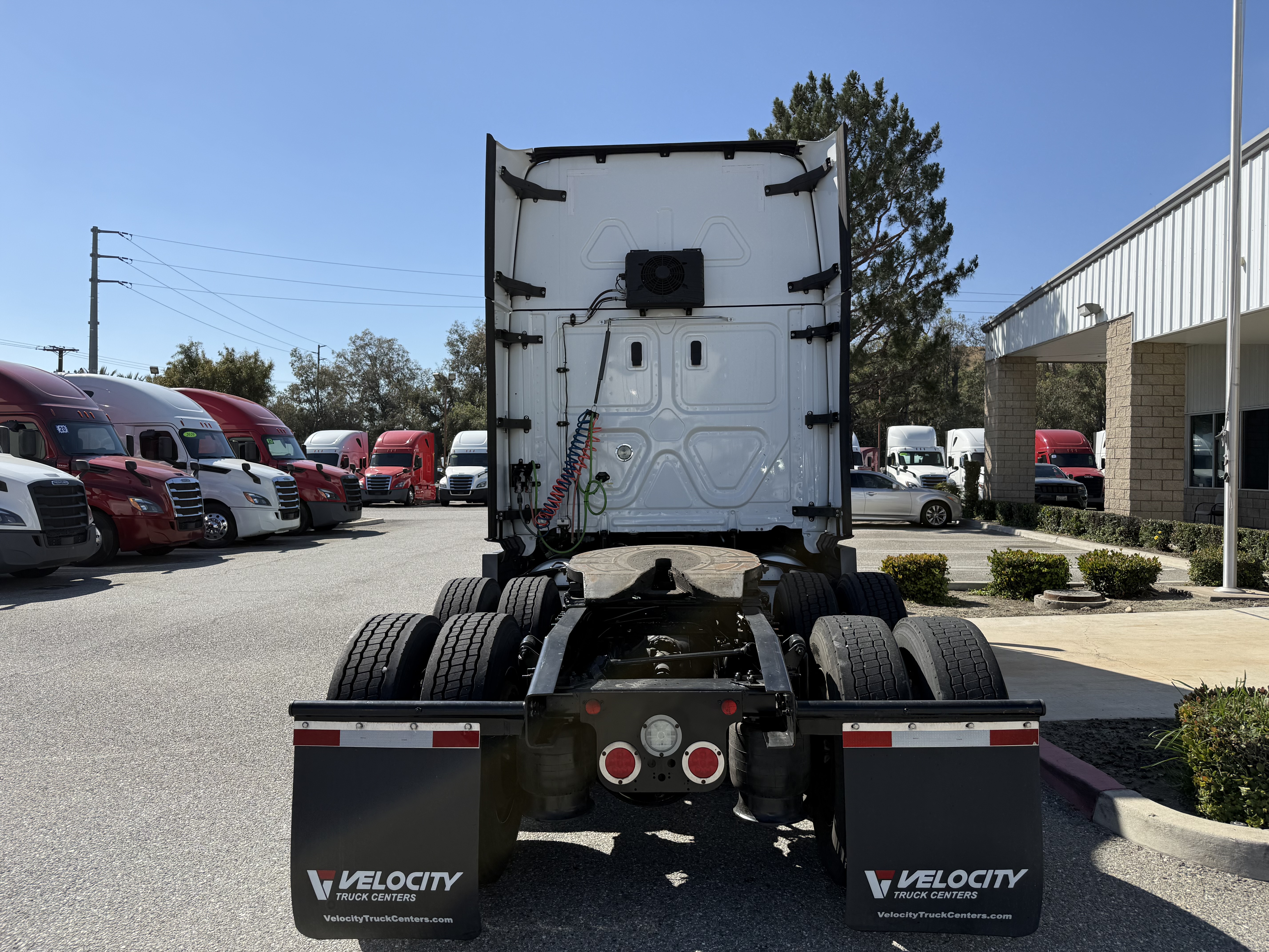 2021 FREIGHTLINER CASCADIA 126SLP - image 5