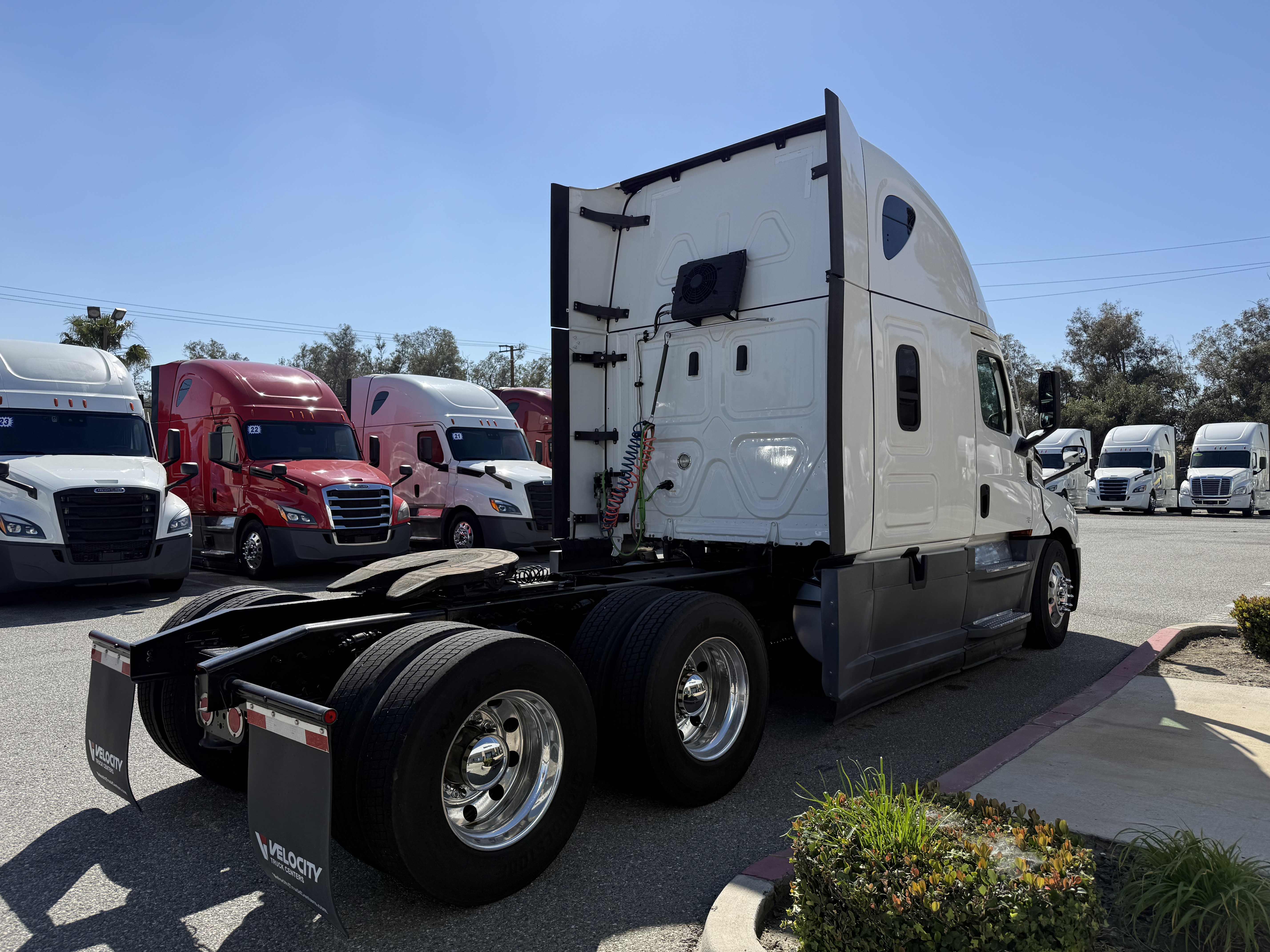 2021 FREIGHTLINER CASCADIA 126SLP - image 6