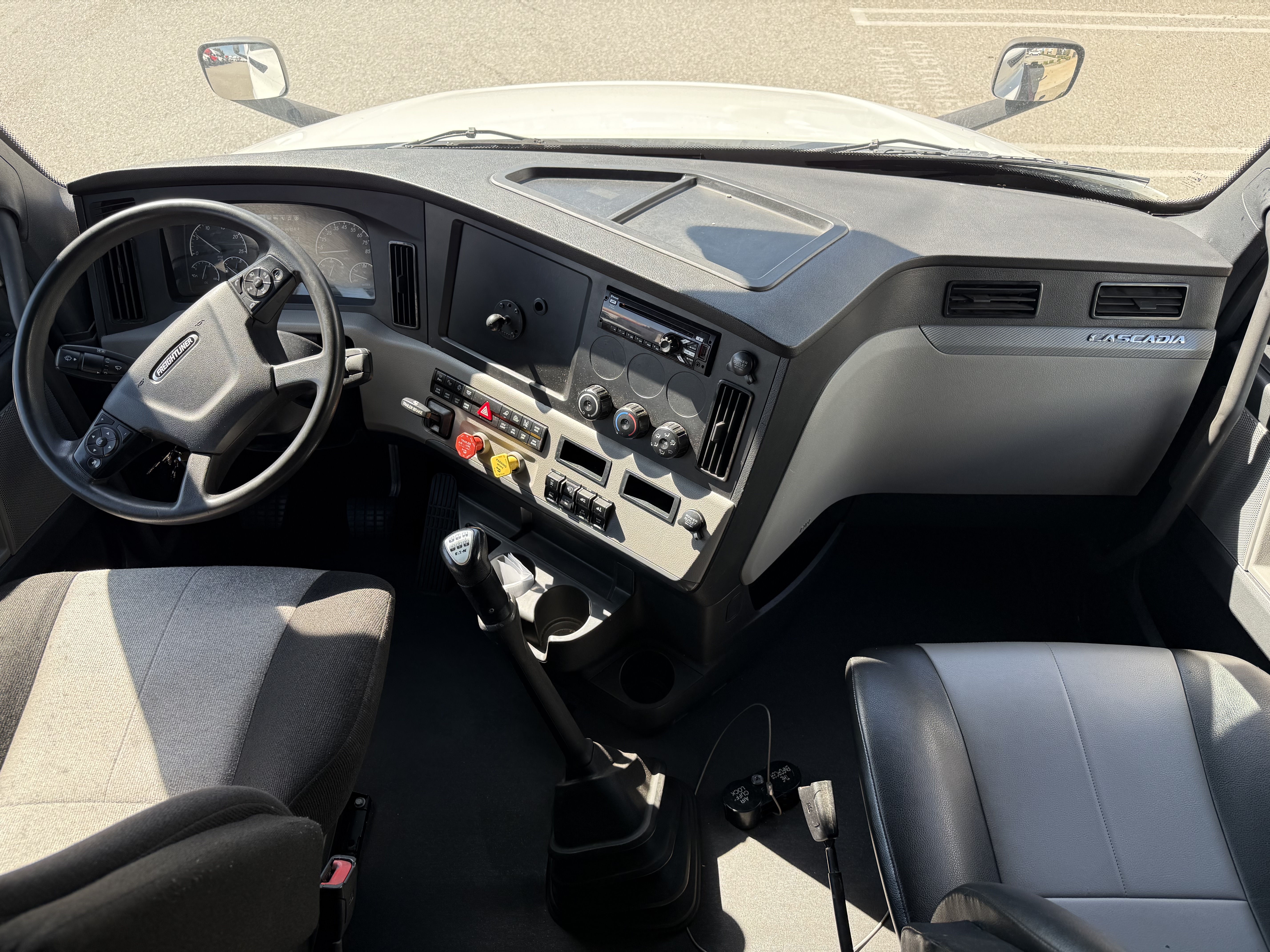 2021 FREIGHTLINER CASCADIA 126SLP - image 16