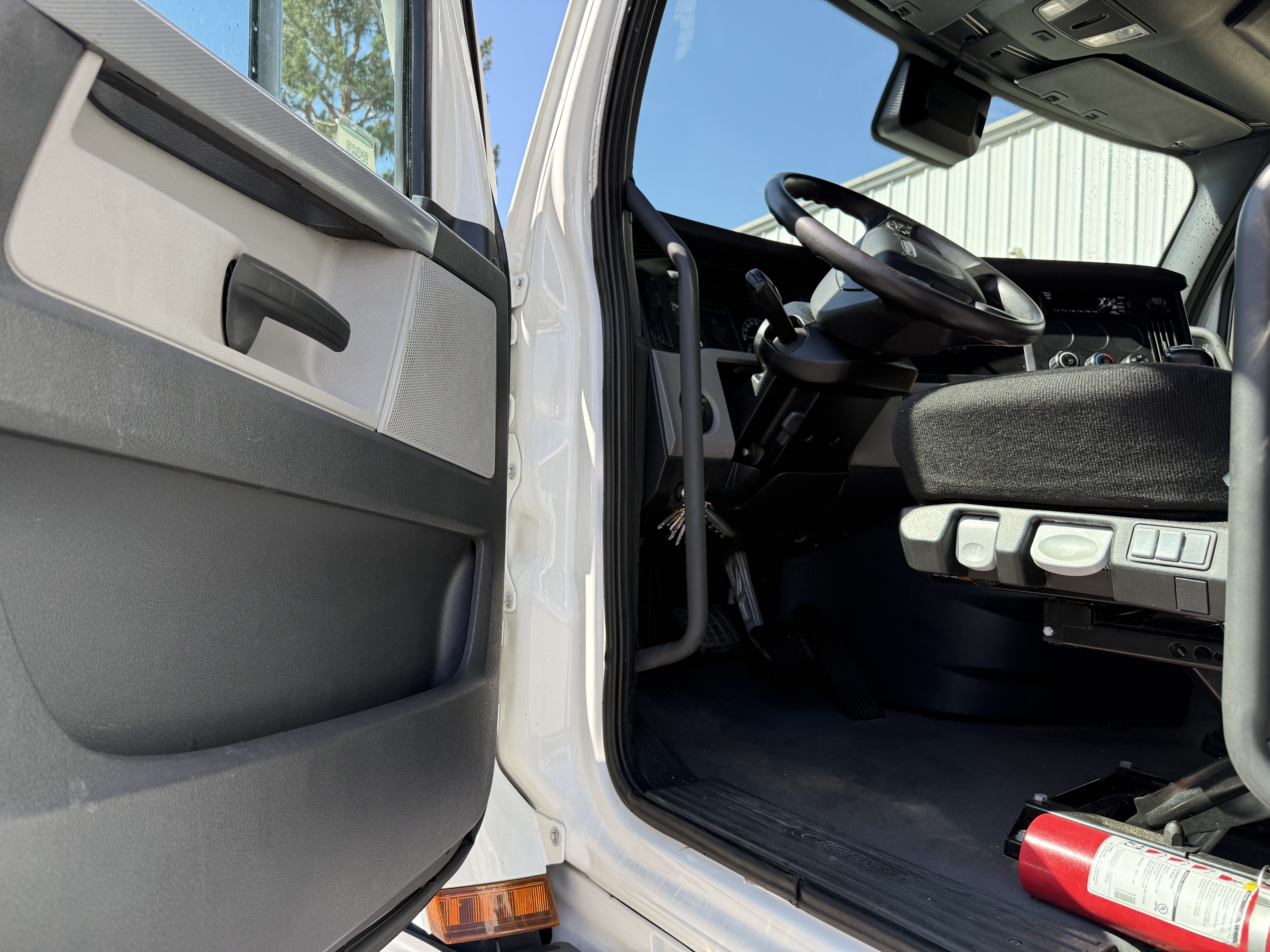 2021 FREIGHTLINER CASCADIA 126SLP - image 19