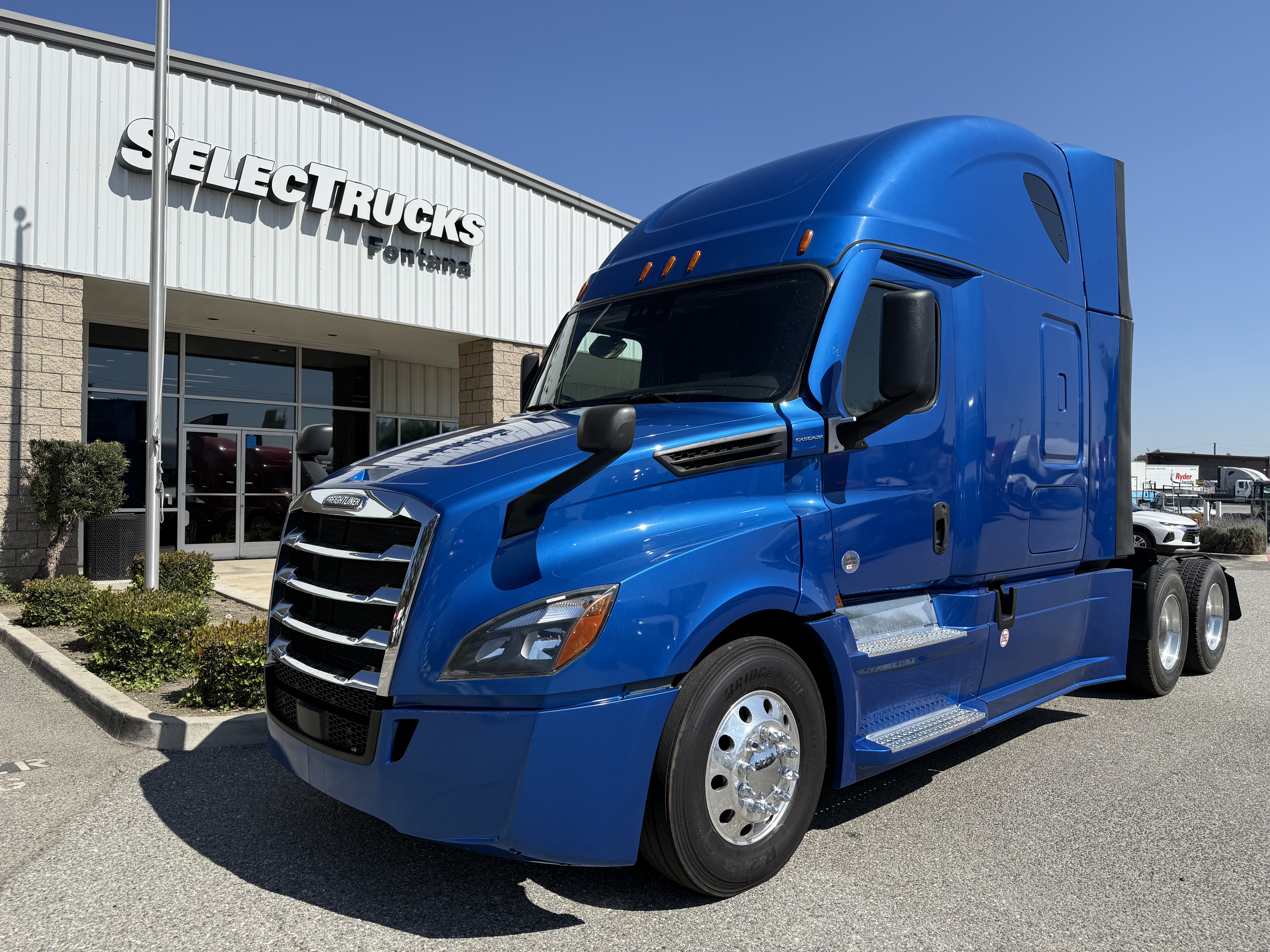 2021 FREIGHTLINER CASCADIA 126SLP - image 1