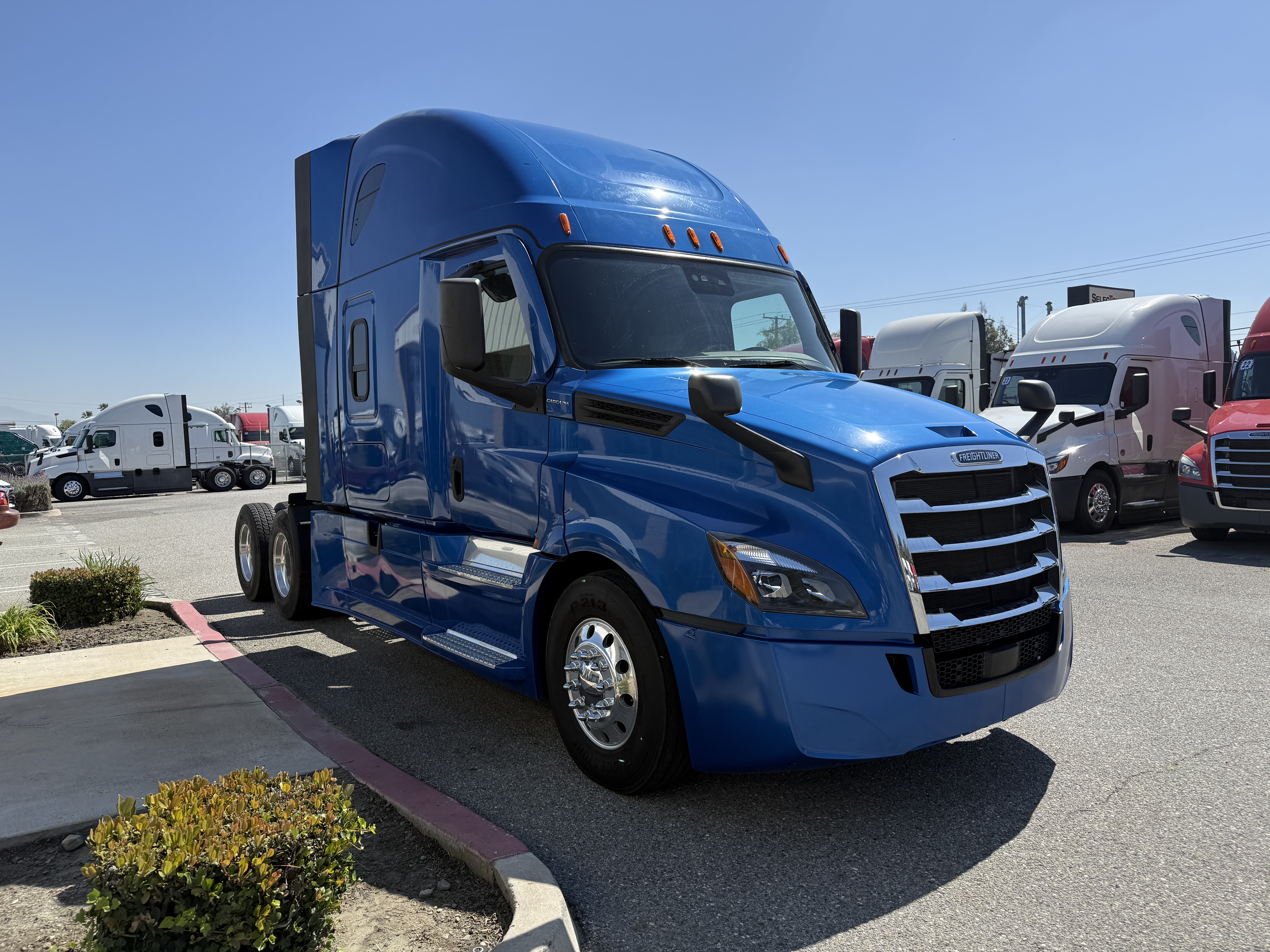2021 FREIGHTLINER CASCADIA 126SLP - image 9
