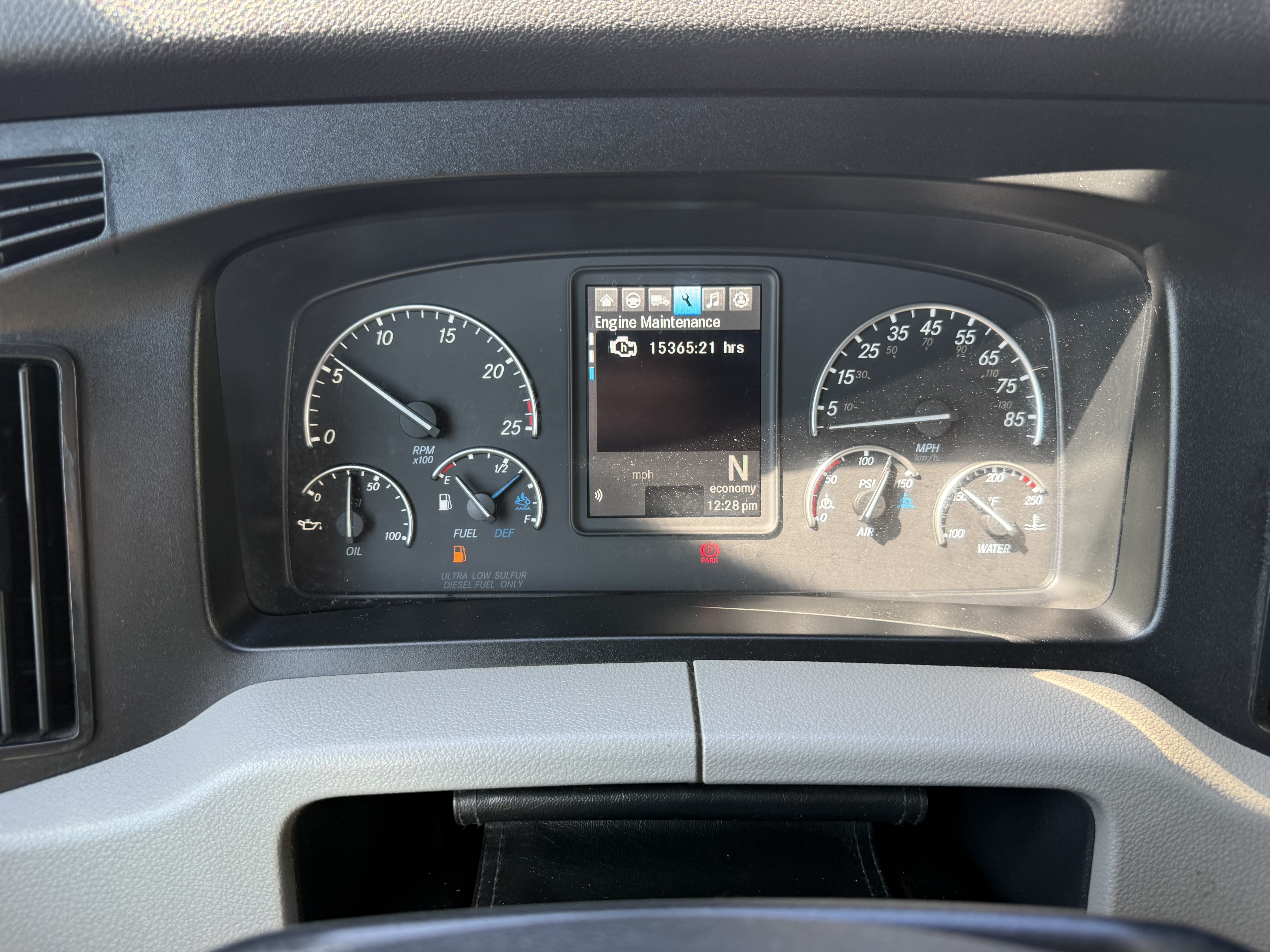 2021 FREIGHTLINER CASCADIA 126SLP - image 15