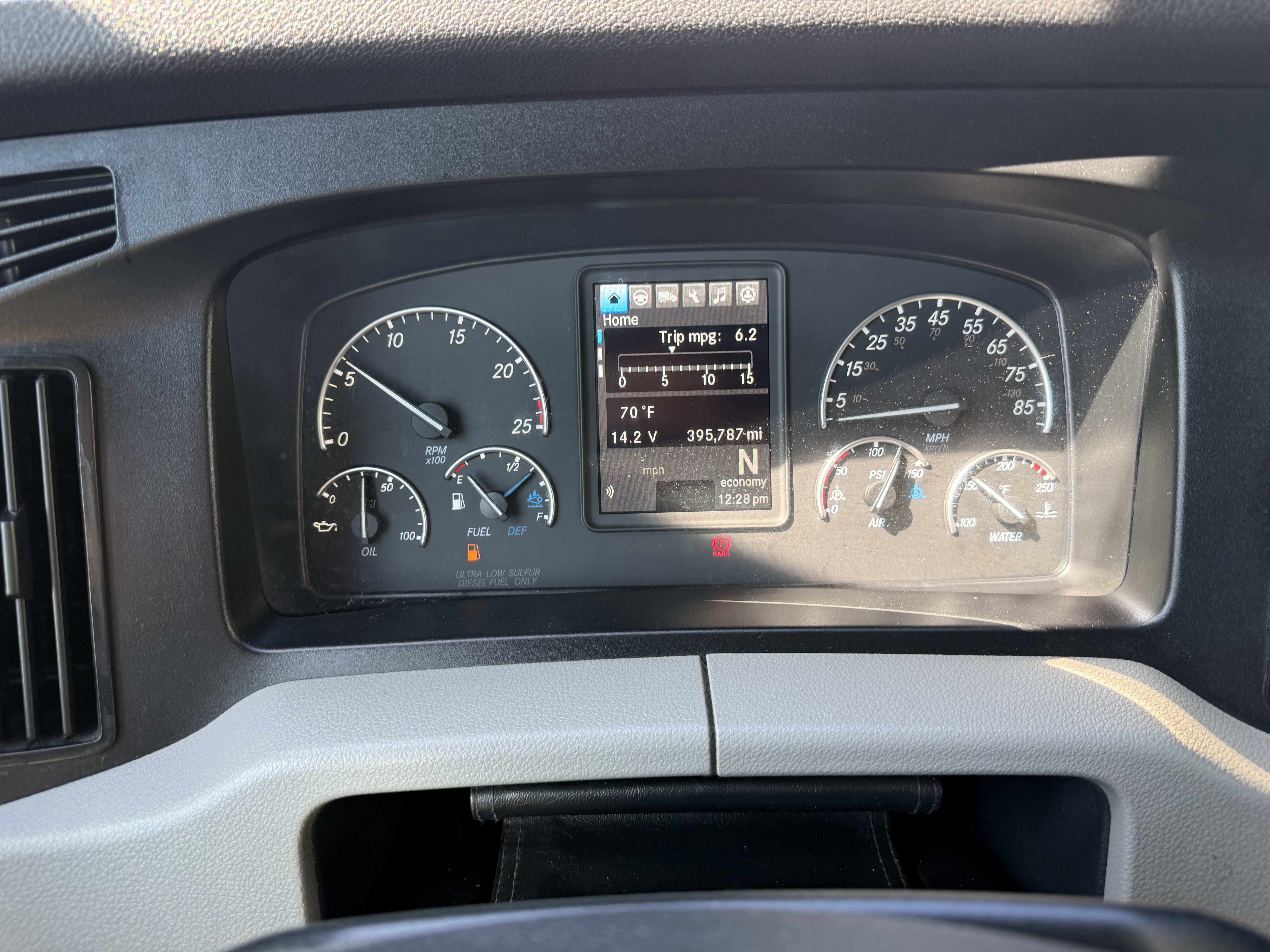 2021 FREIGHTLINER CASCADIA 126SLP - image 14