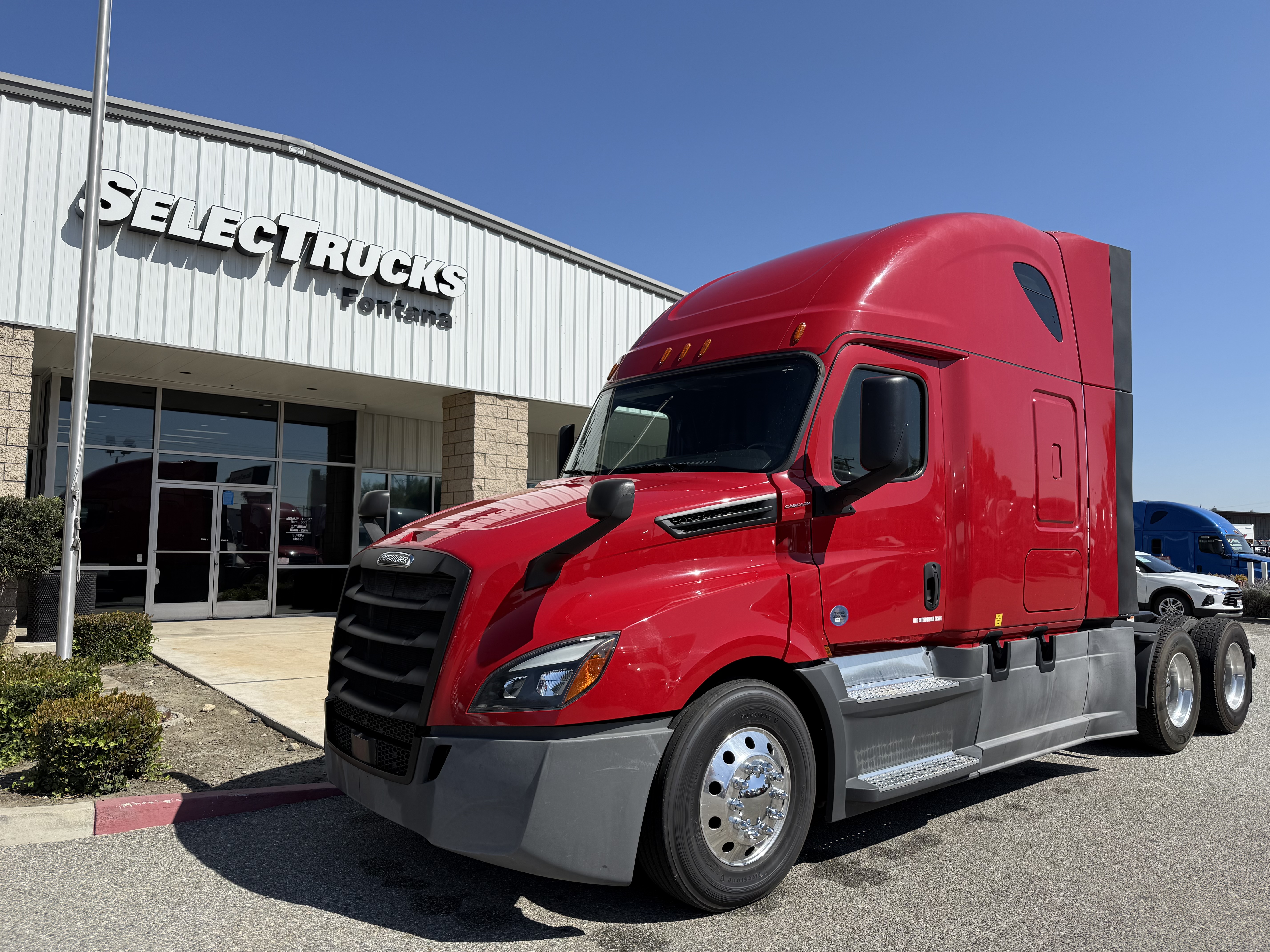 2020 FREIGHTLINER CASCADIA 126SLP - image 1
