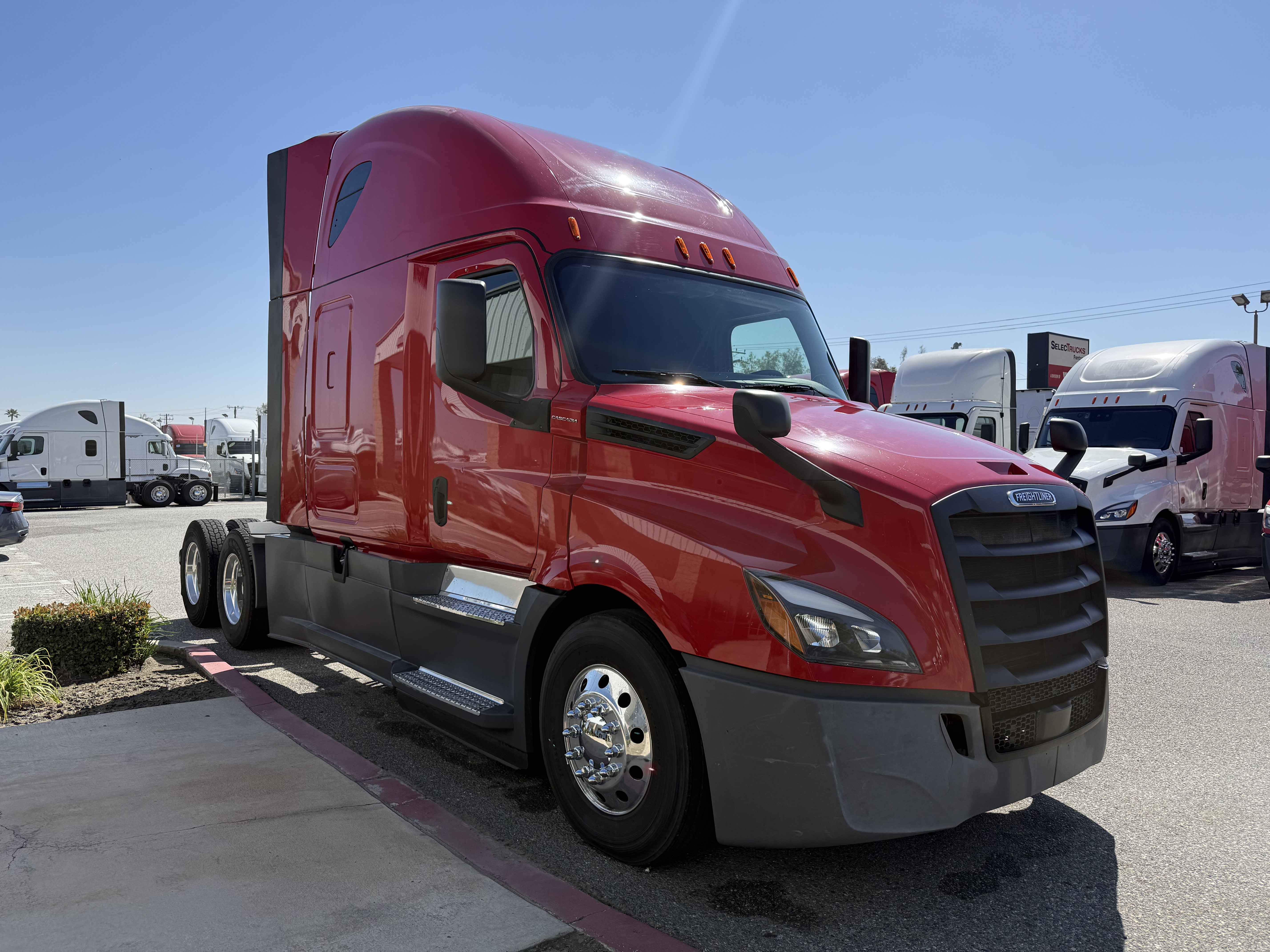 2020 FREIGHTLINER CASCADIA 126SLP - image 3