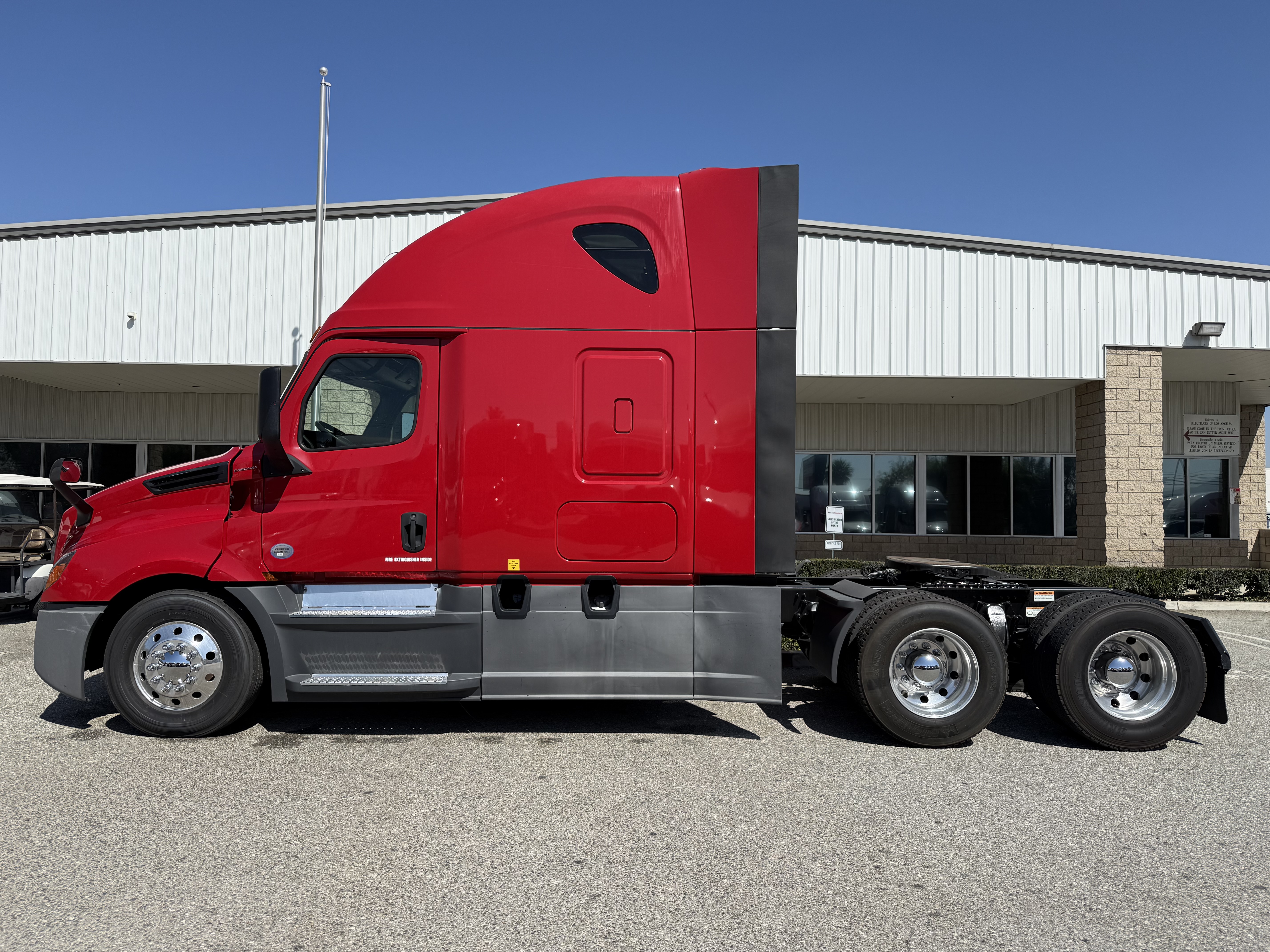 2020 FREIGHTLINER CASCADIA 126SLP - image 4