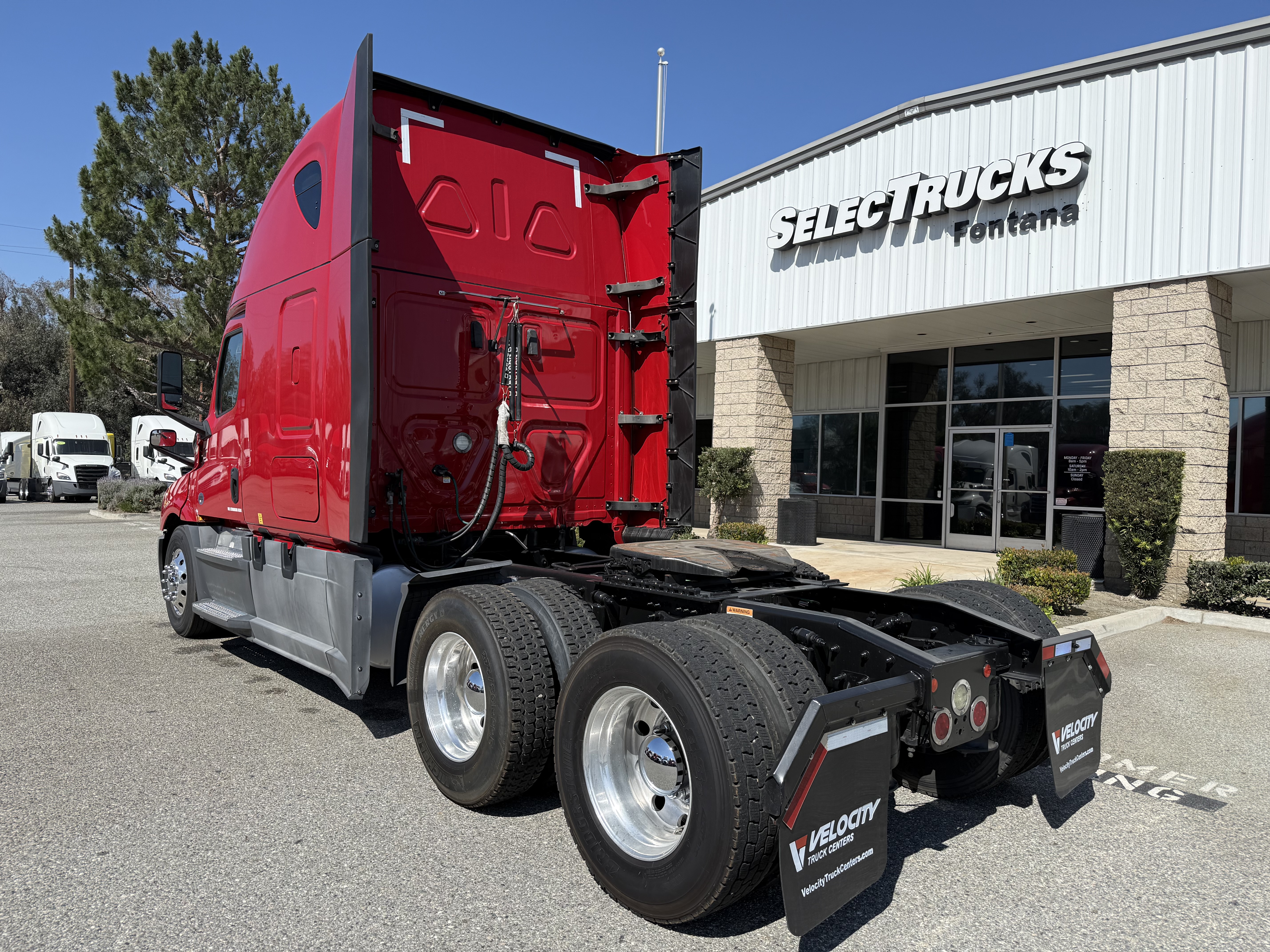 2020 FREIGHTLINER CASCADIA 126SLP - image 5
