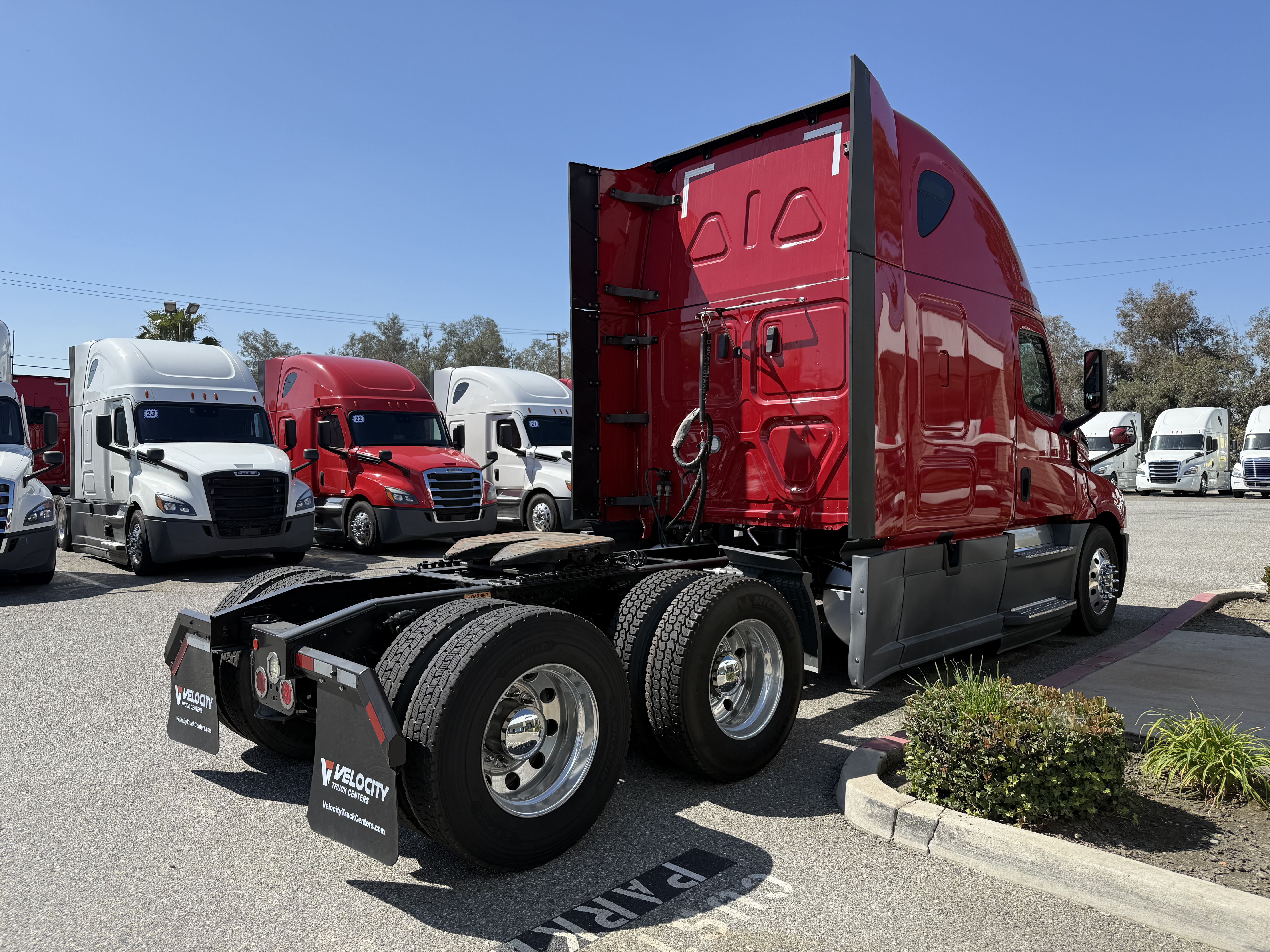 2020 FREIGHTLINER CASCADIA 126SLP - image 7