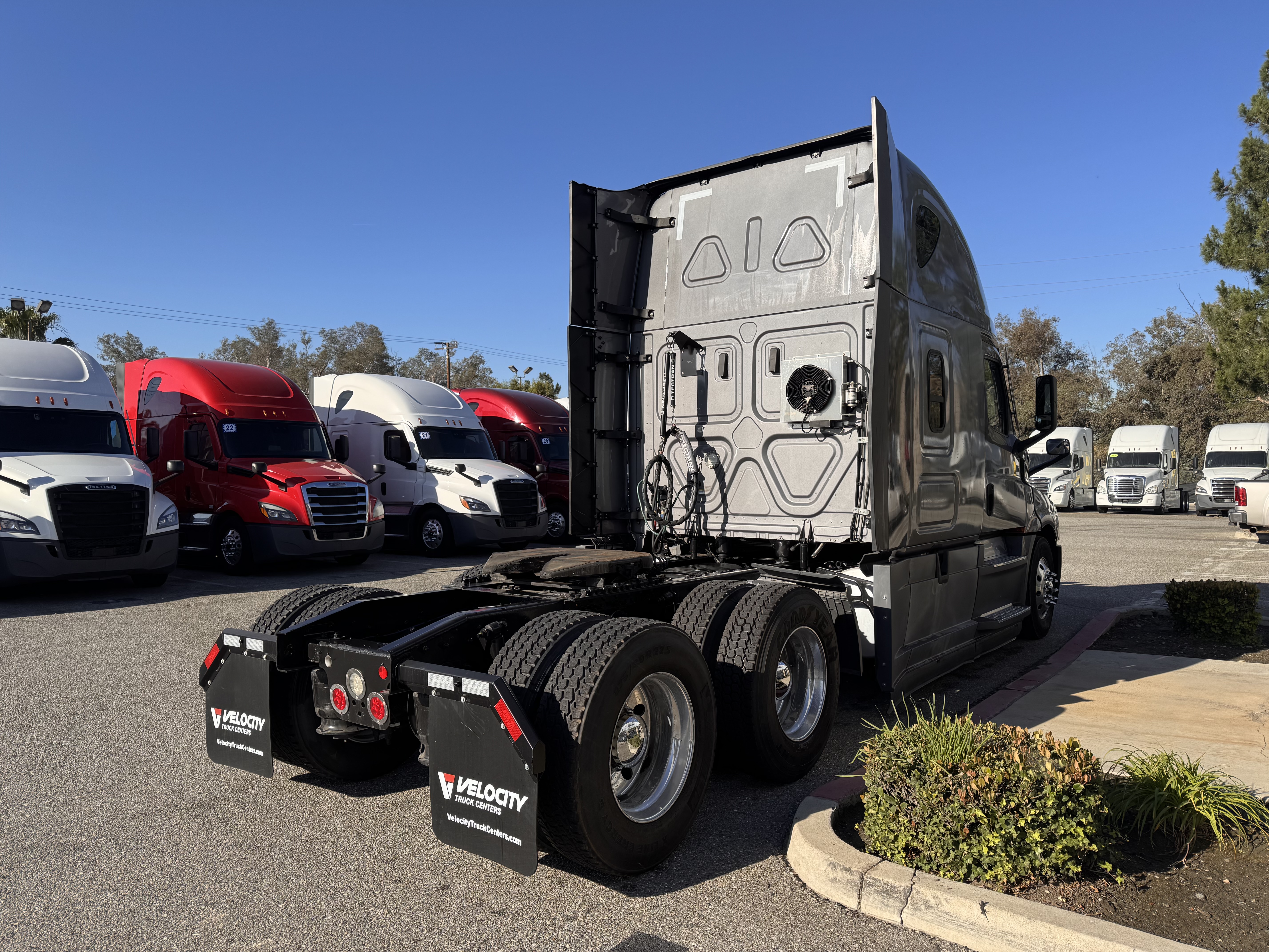 2021 FREIGHTLINER CASCADIA 126SLP - image 6