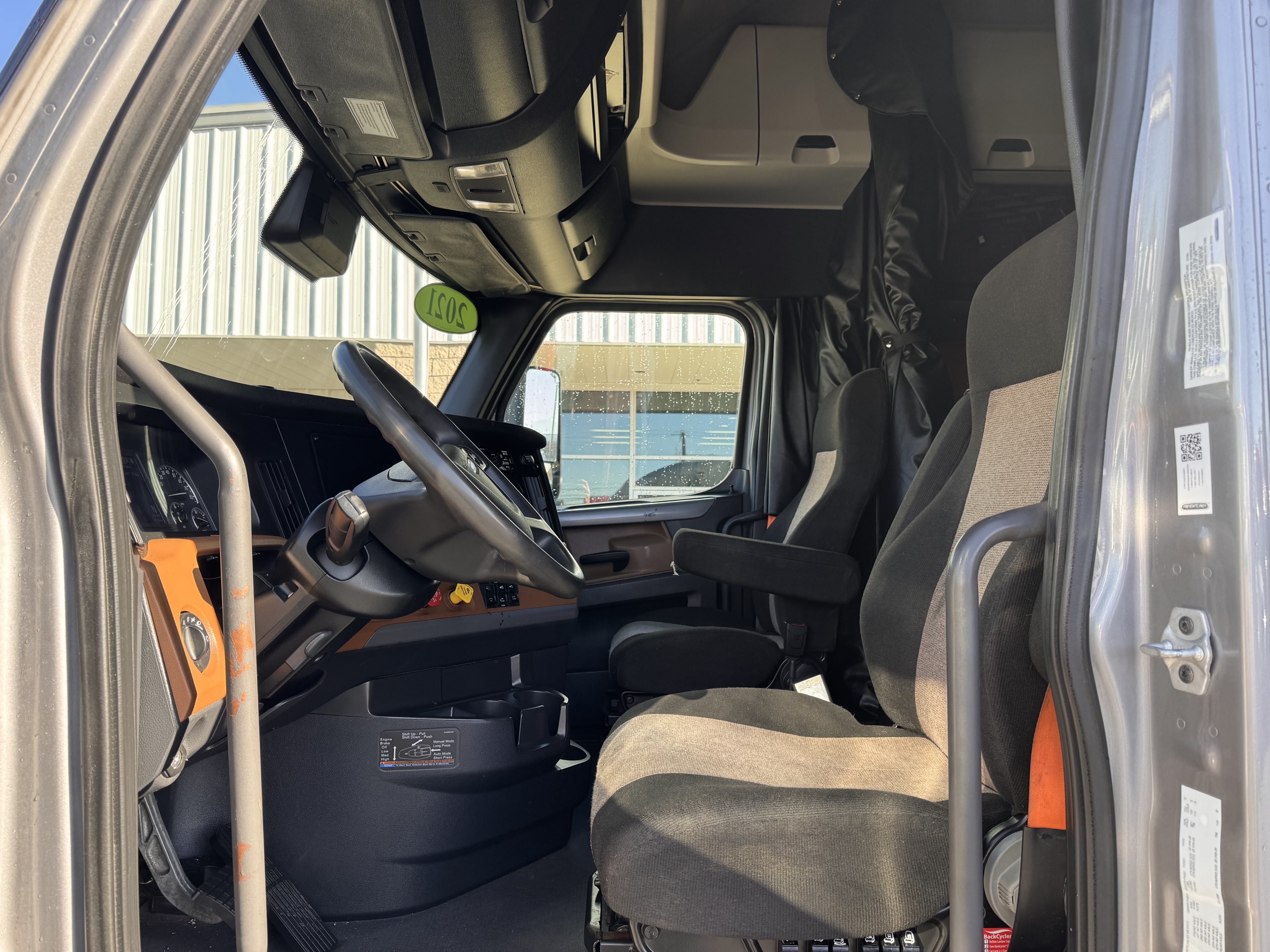 2021 FREIGHTLINER CASCADIA 126SLP - image 16