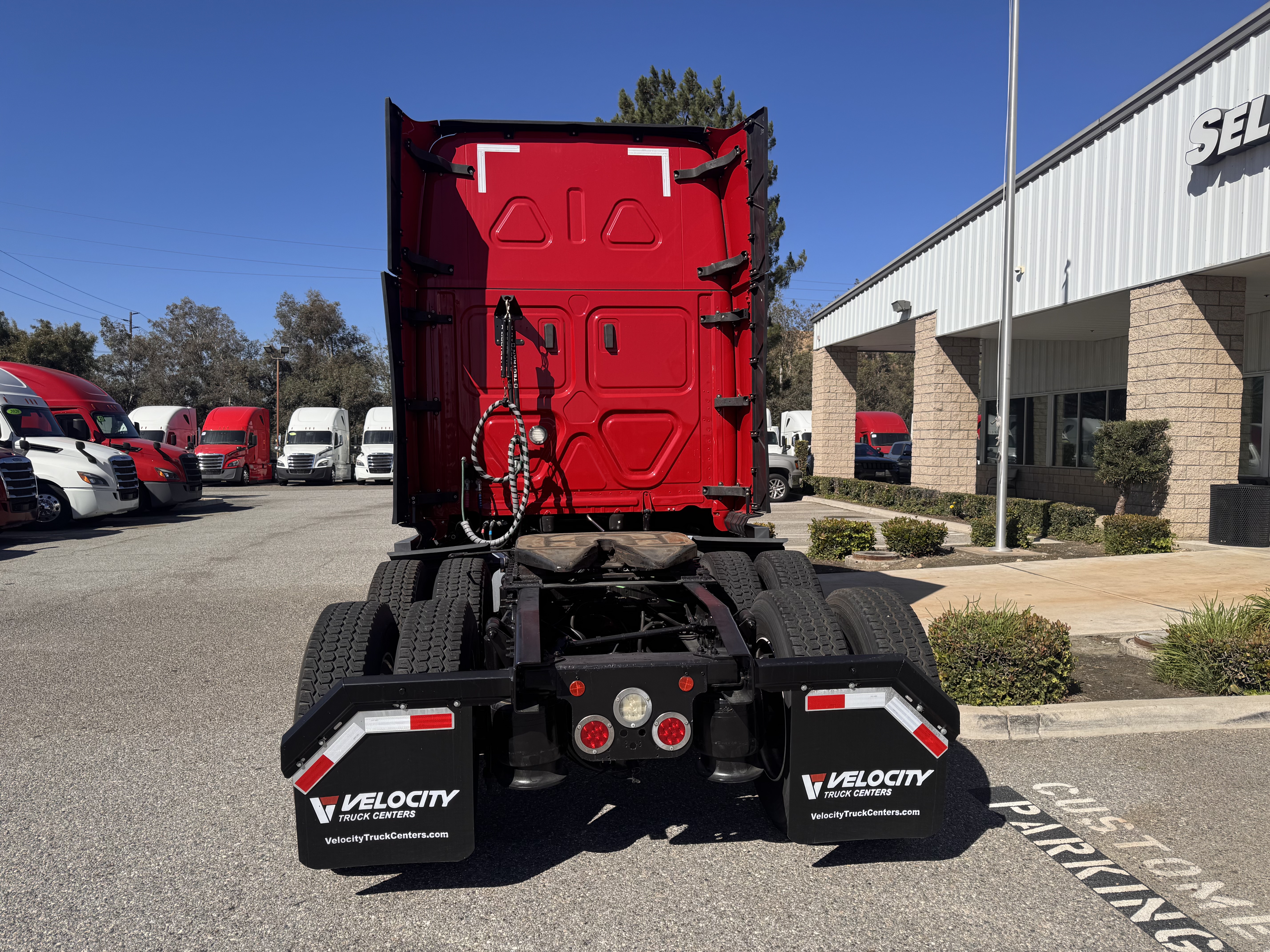 2021 FREIGHTLINER CASCADIA 126SLP - image 5