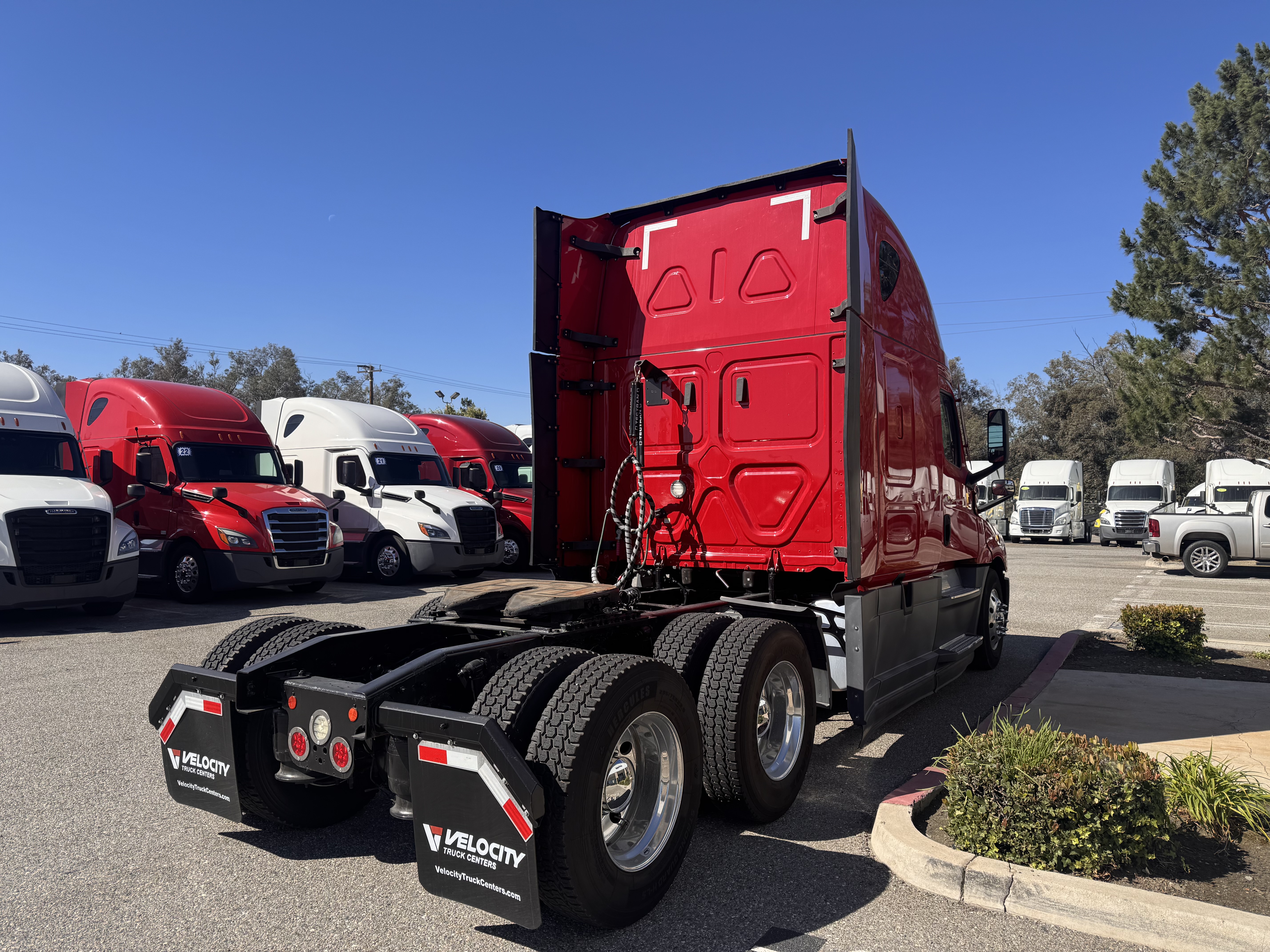 2021 FREIGHTLINER CASCADIA 126SLP - image 6