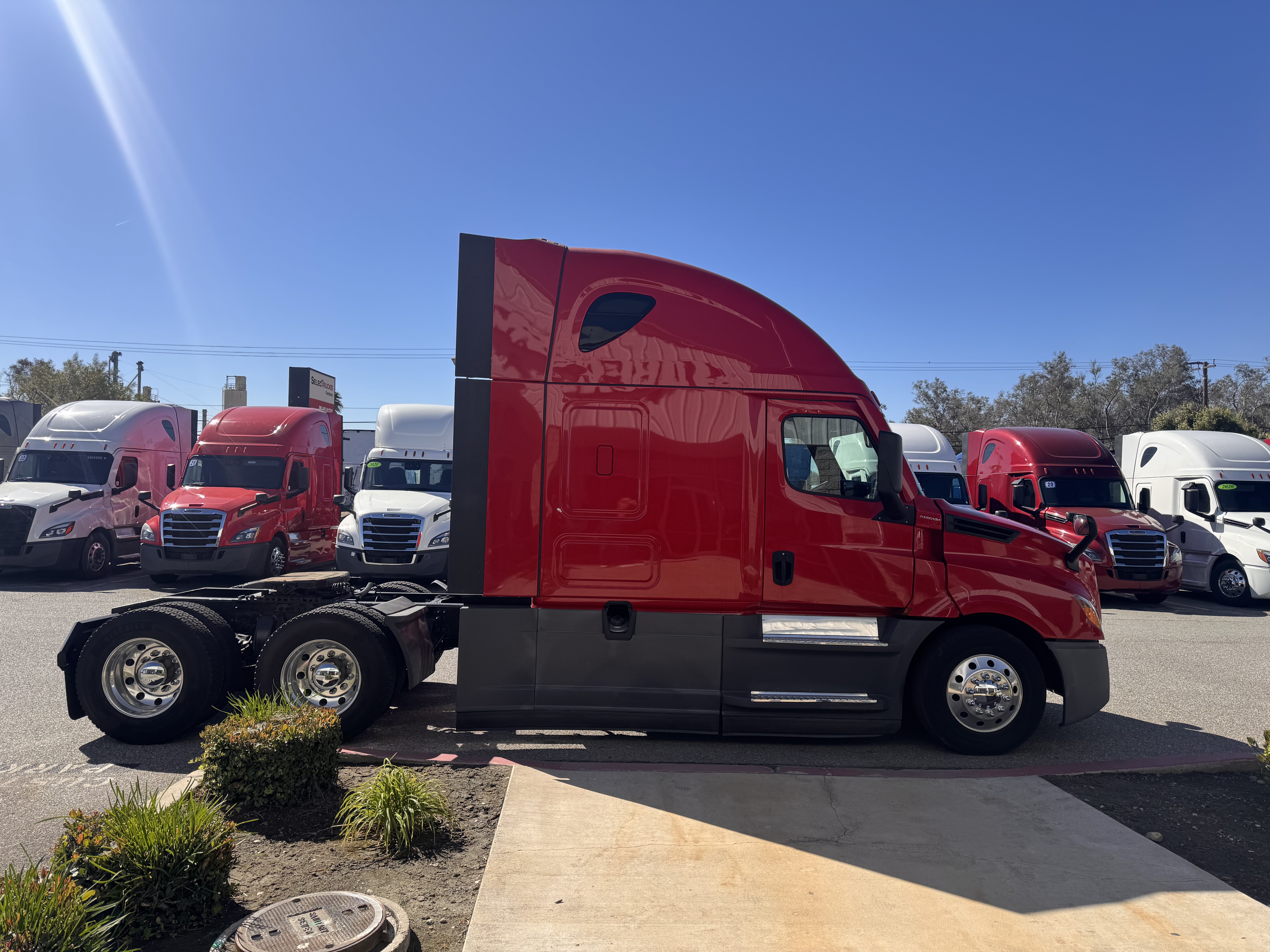 2021 FREIGHTLINER CASCADIA 126SLP - image 7