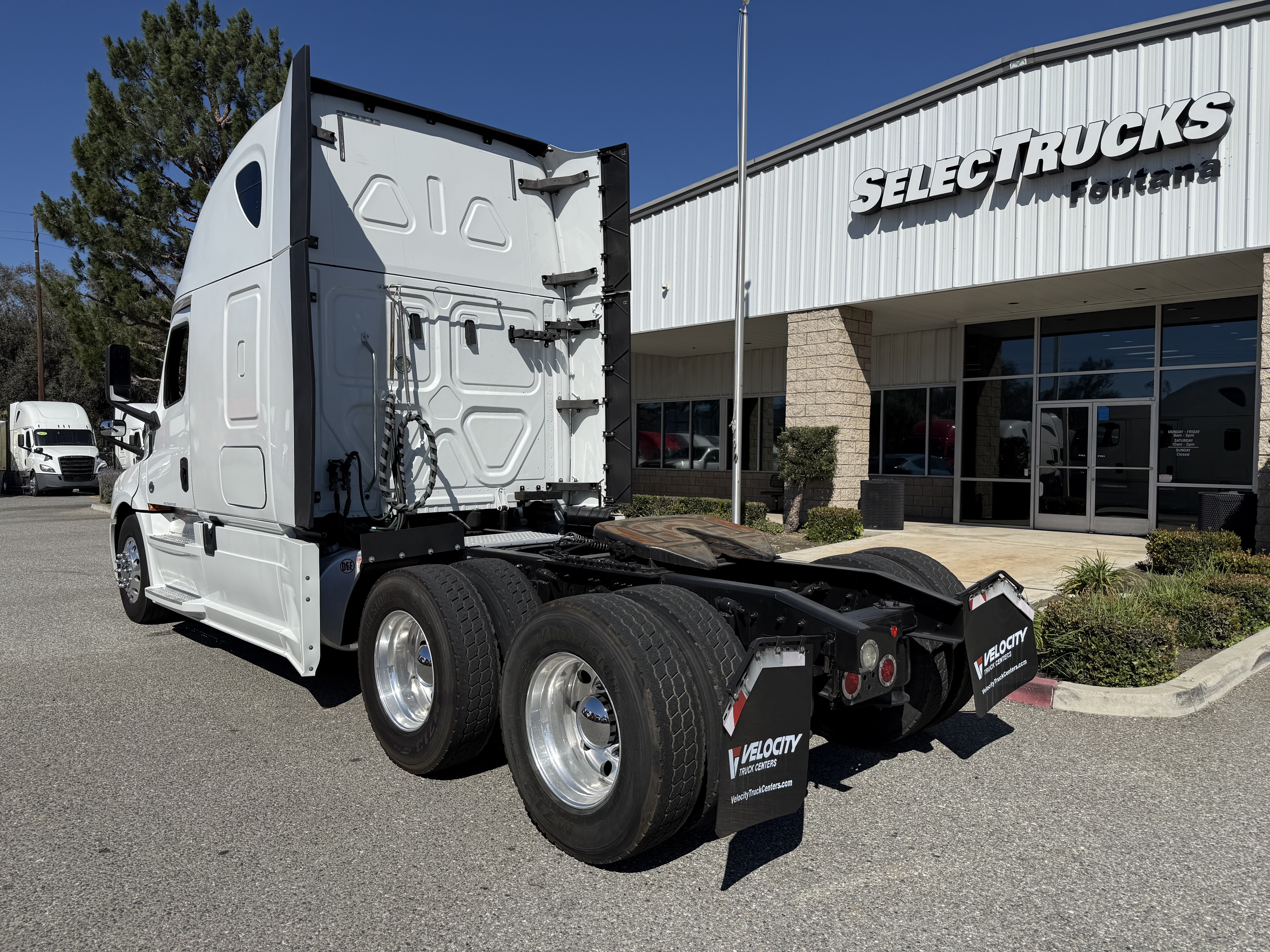 2020 FREIGHTLINER CASCADIA 126SLP — photo 5