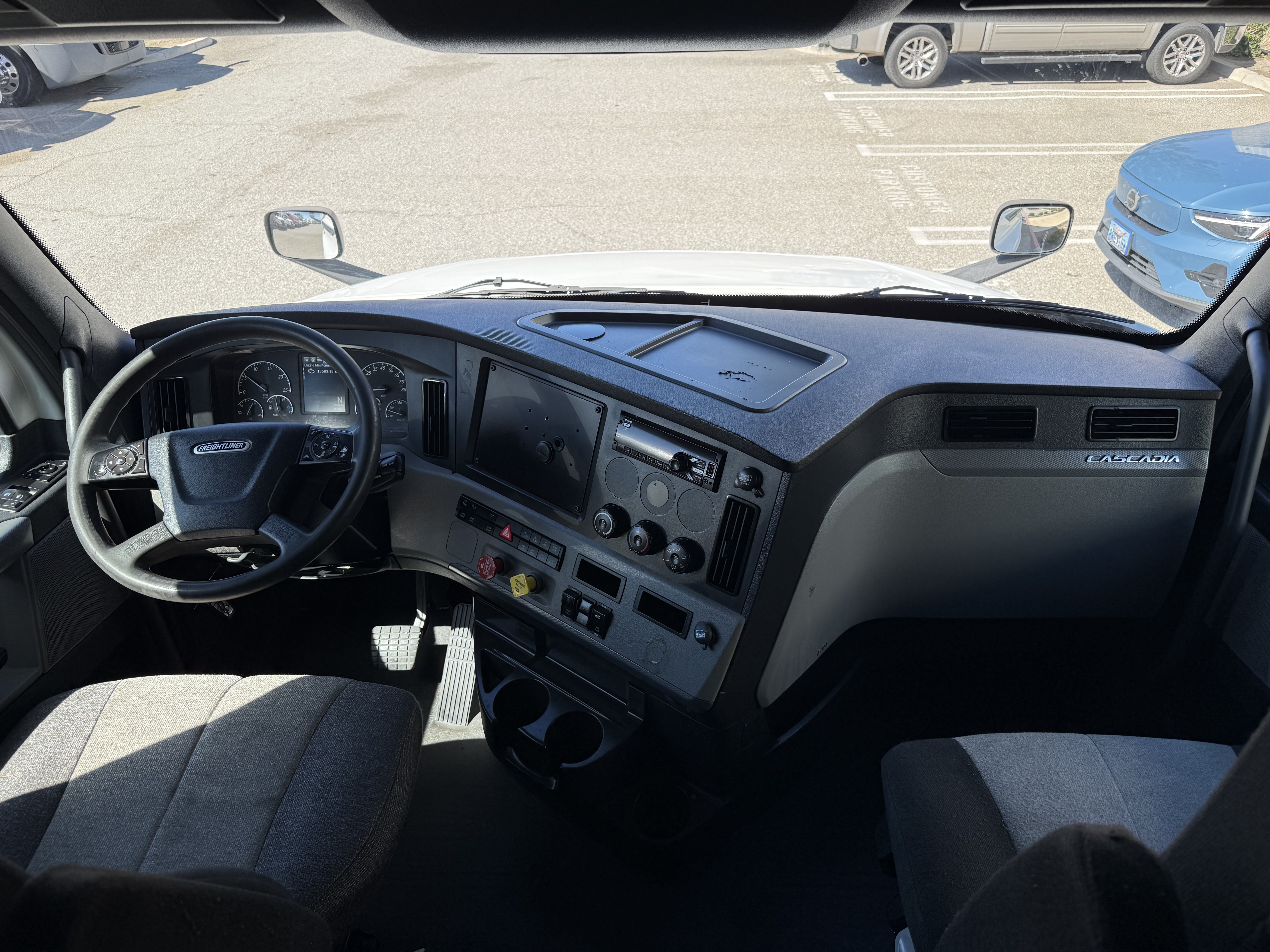 2020 FREIGHTLINER CASCADIA 126SLP — photo 16