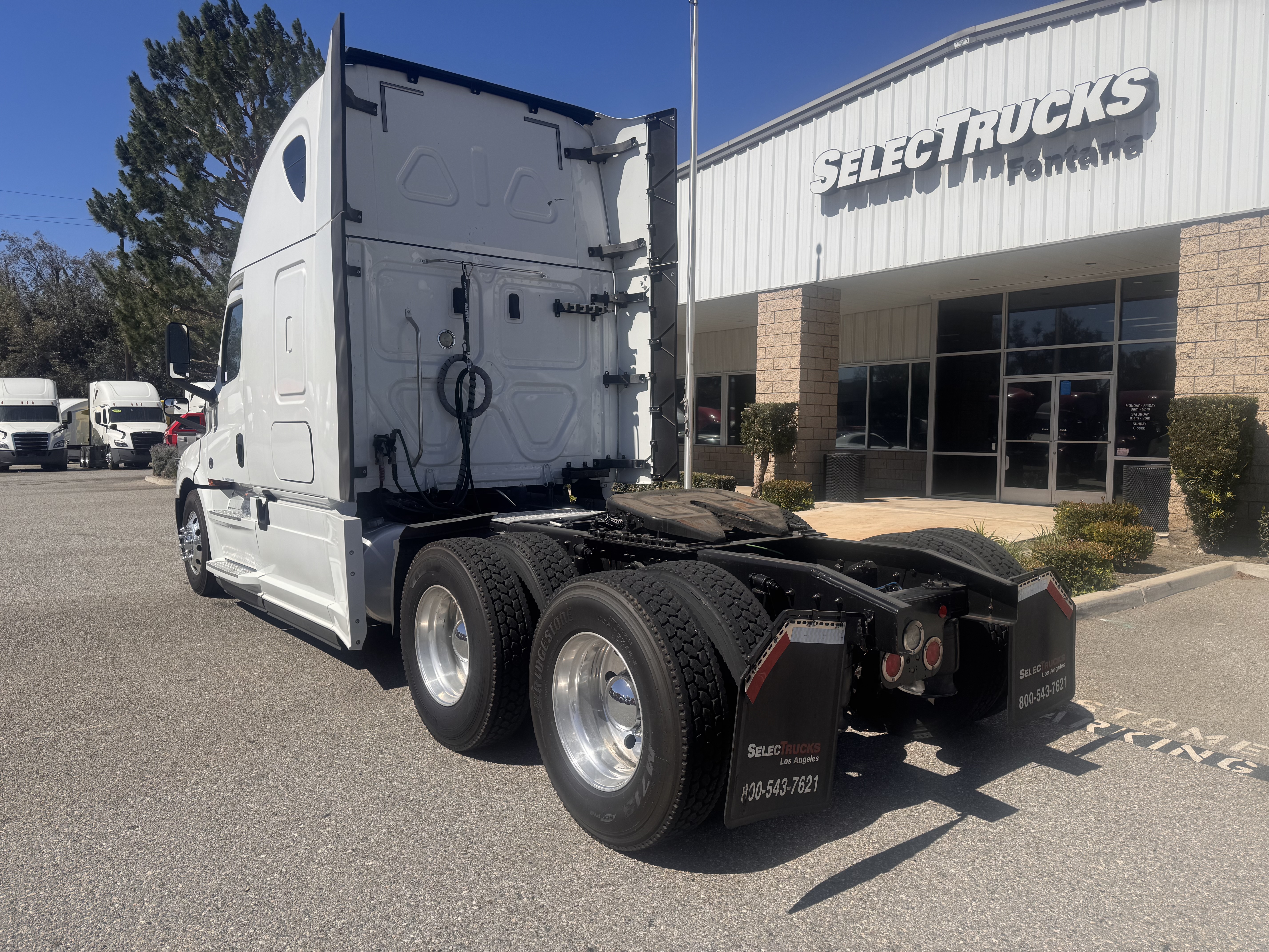 2020 FREIGHTLINER CASCADIA 126SLP - image 4