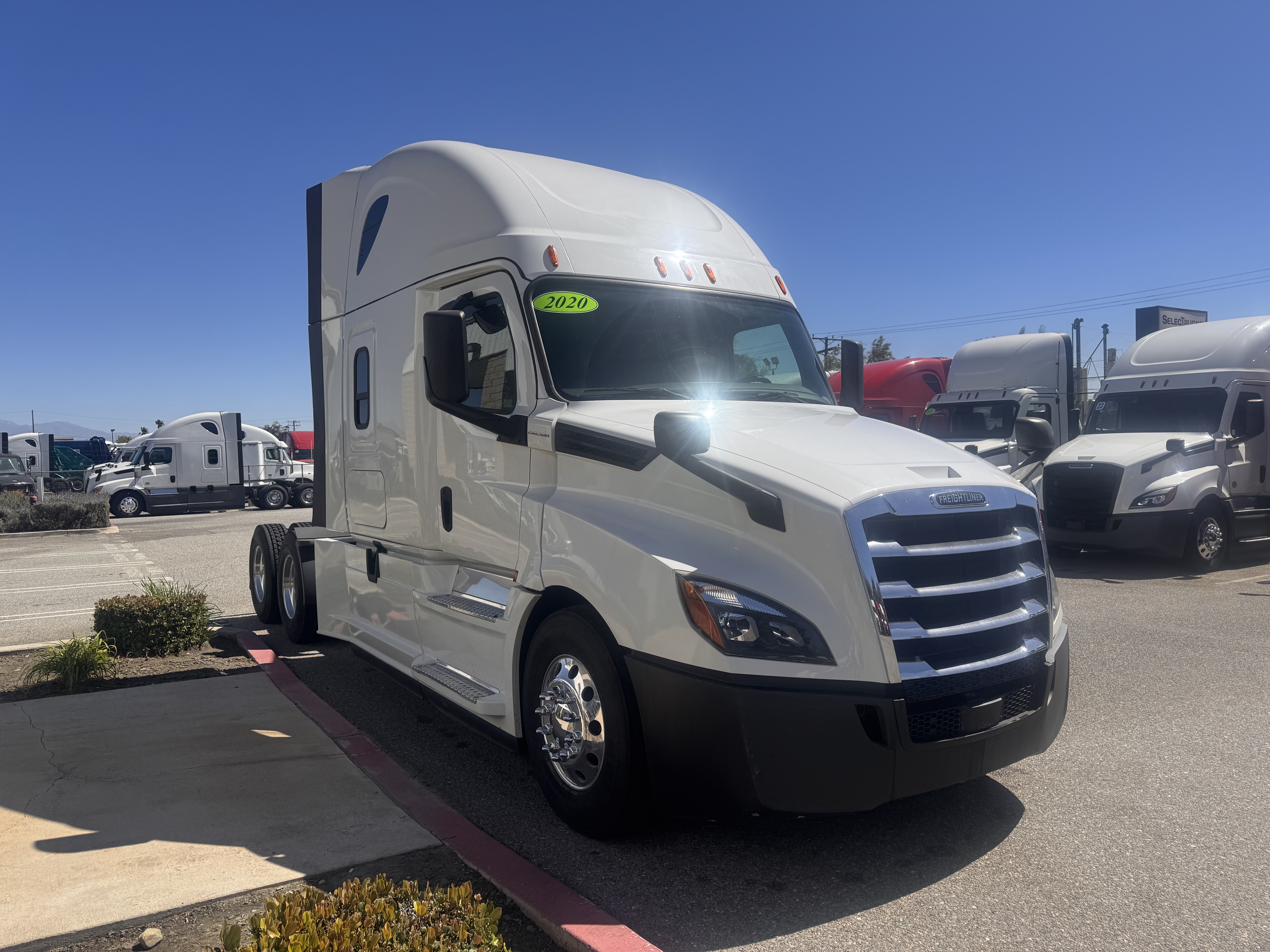 2020 FREIGHTLINER CASCADIA 126SLP - image 8