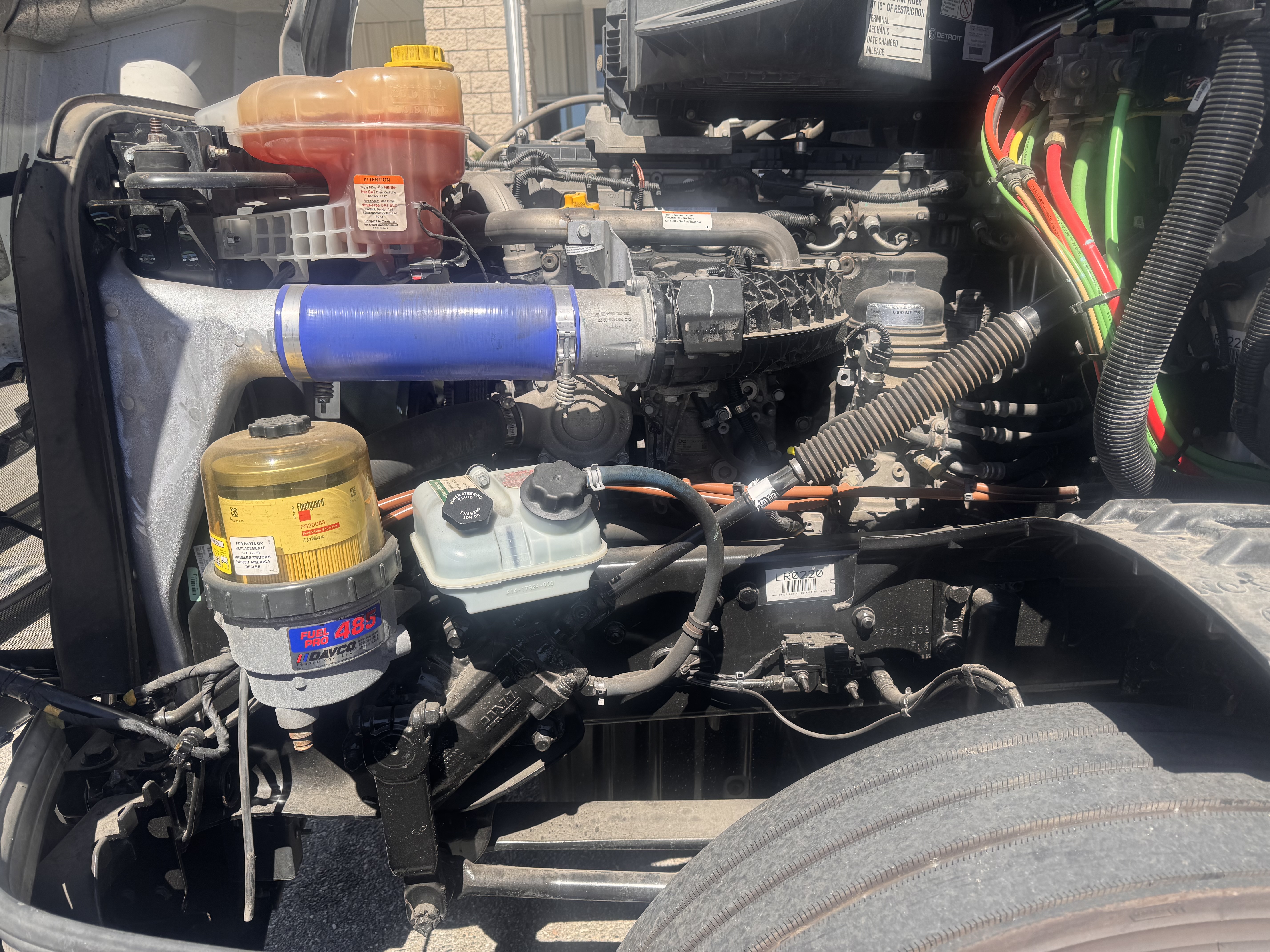 2020 FREIGHTLINER CASCADIA 126SLP - image 9