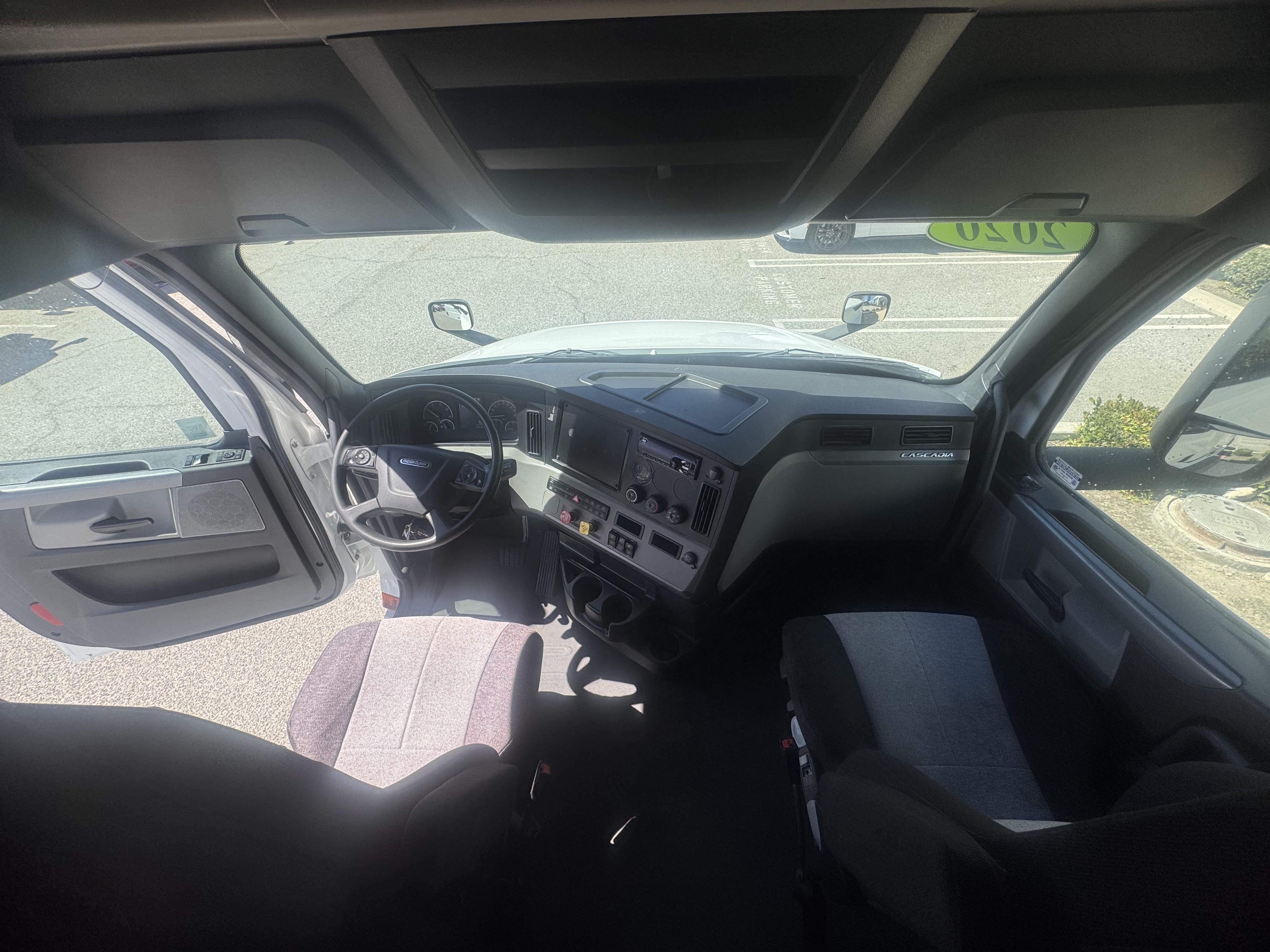 2020 FREIGHTLINER CASCADIA 126SLP - image 18