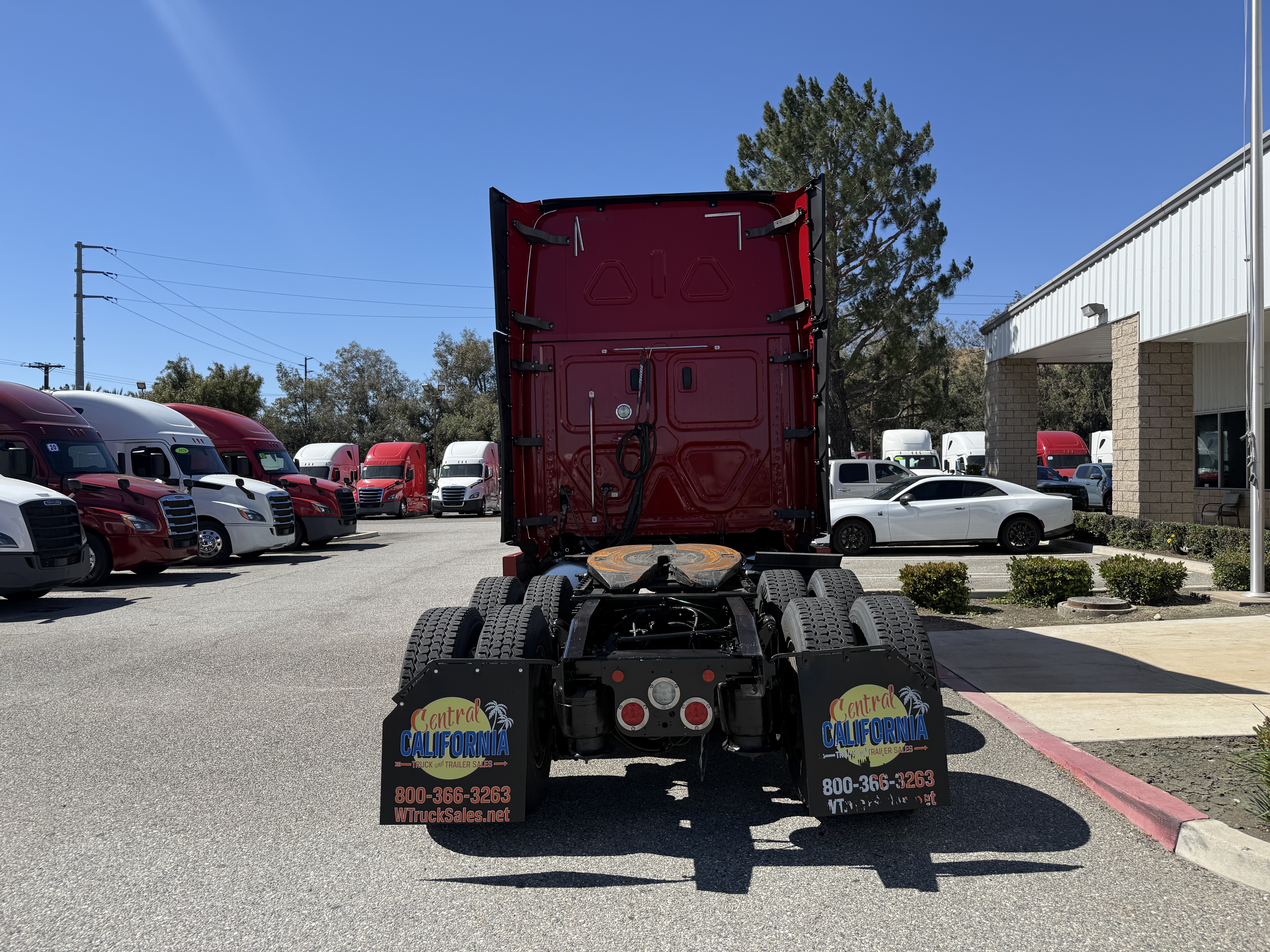 2020 FREIGHTLINER CASCADIA 126SLP - image 5