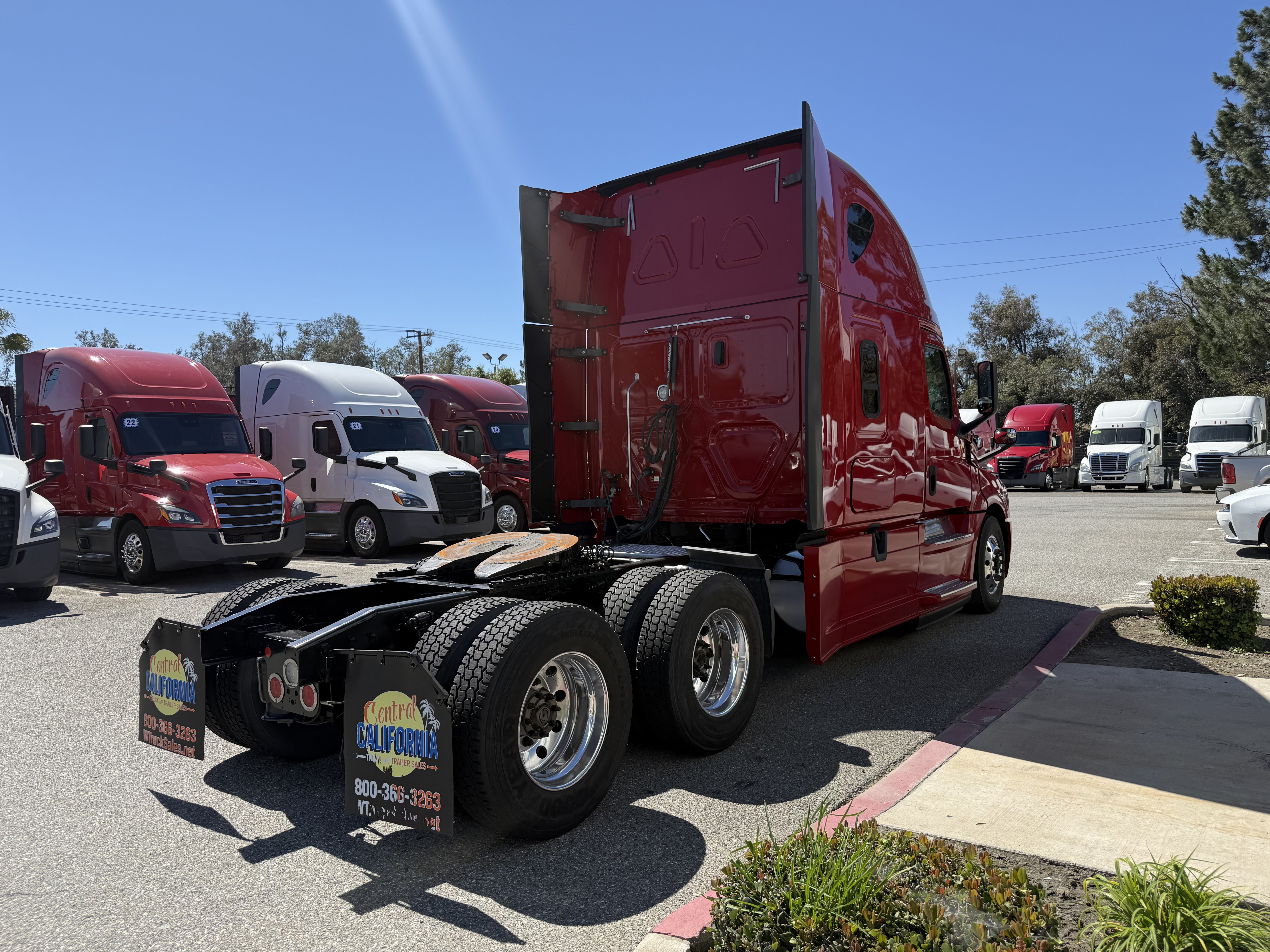 2020 FREIGHTLINER CASCADIA 126SLP - image 6