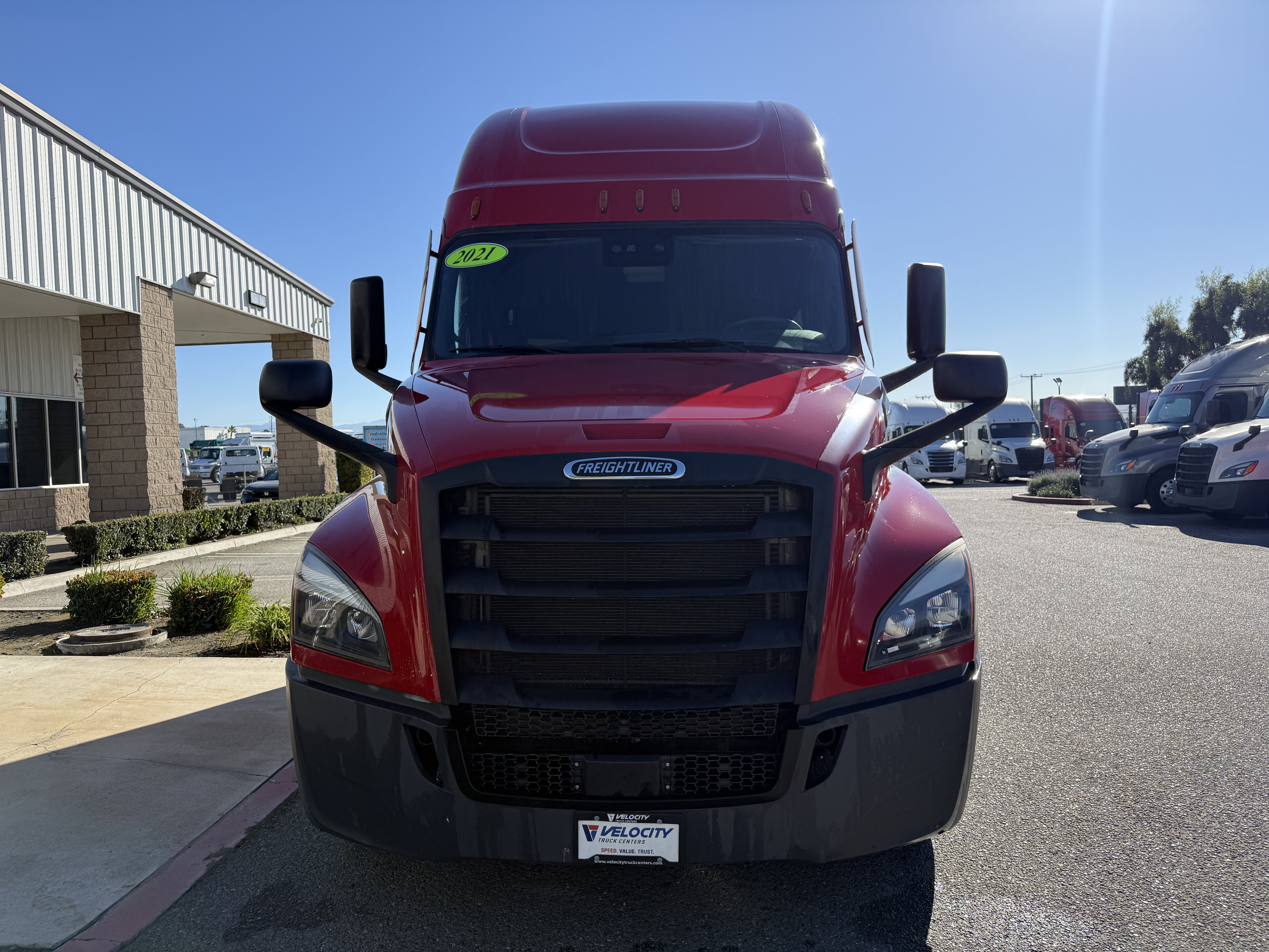 2021 FREIGHTLINER CASCADIA 126SLP - image 2