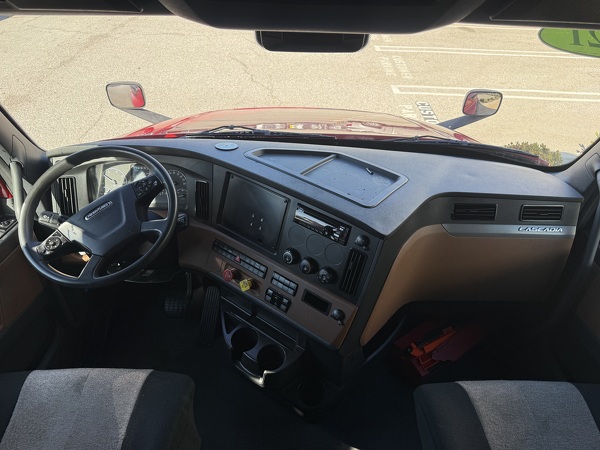 FREIGHTLINER CASCADIA 126SLP 2021 16
