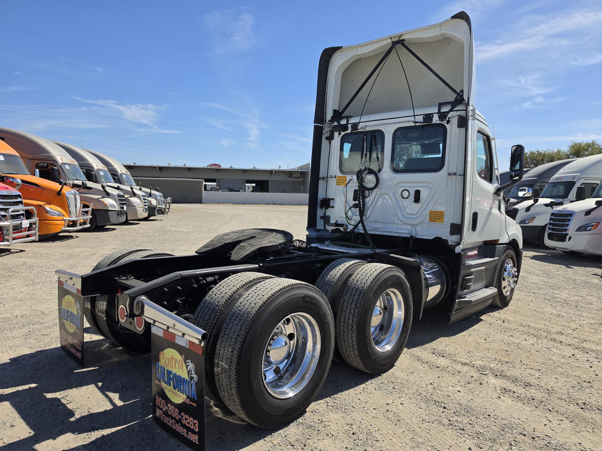 2022 FREIGHTLINER CASCADIA 126DC - image 6