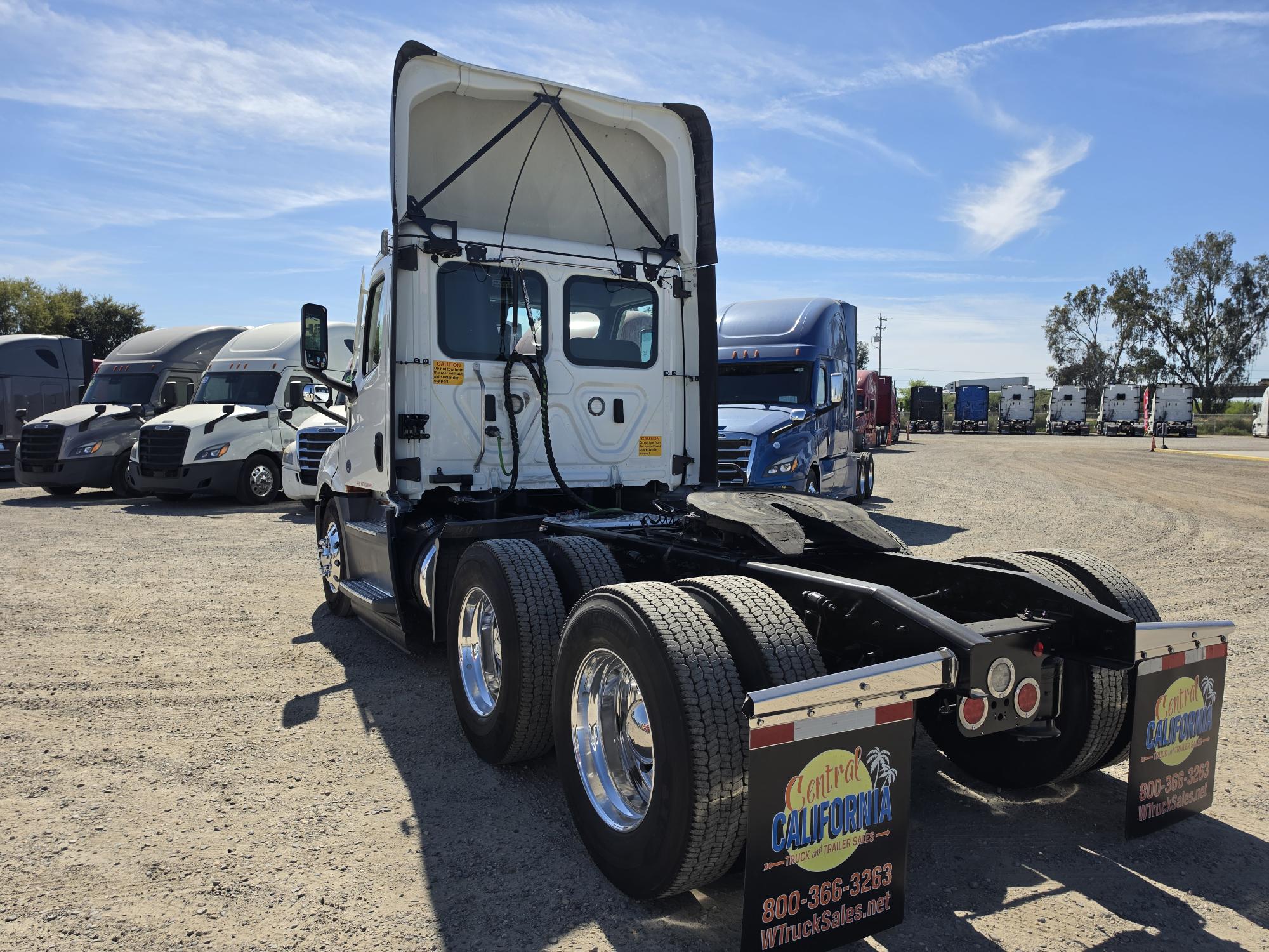2022 FREIGHTLINER CASCADIA 126DC - image 4