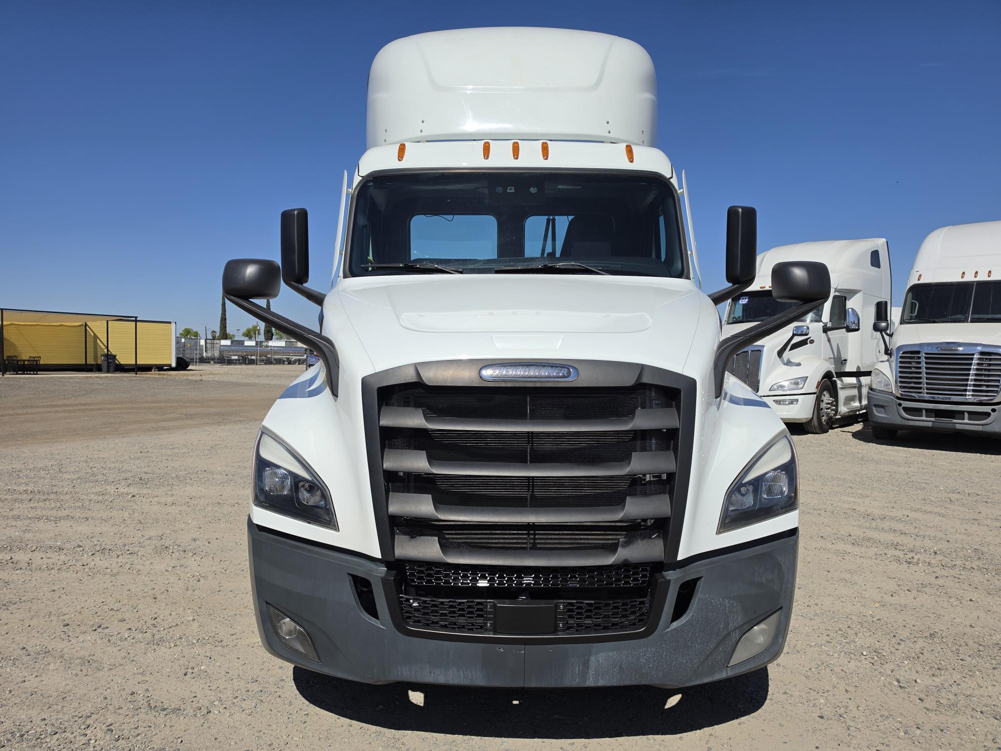 2022 FREIGHTLINER CASCADIA 126DC - image 2