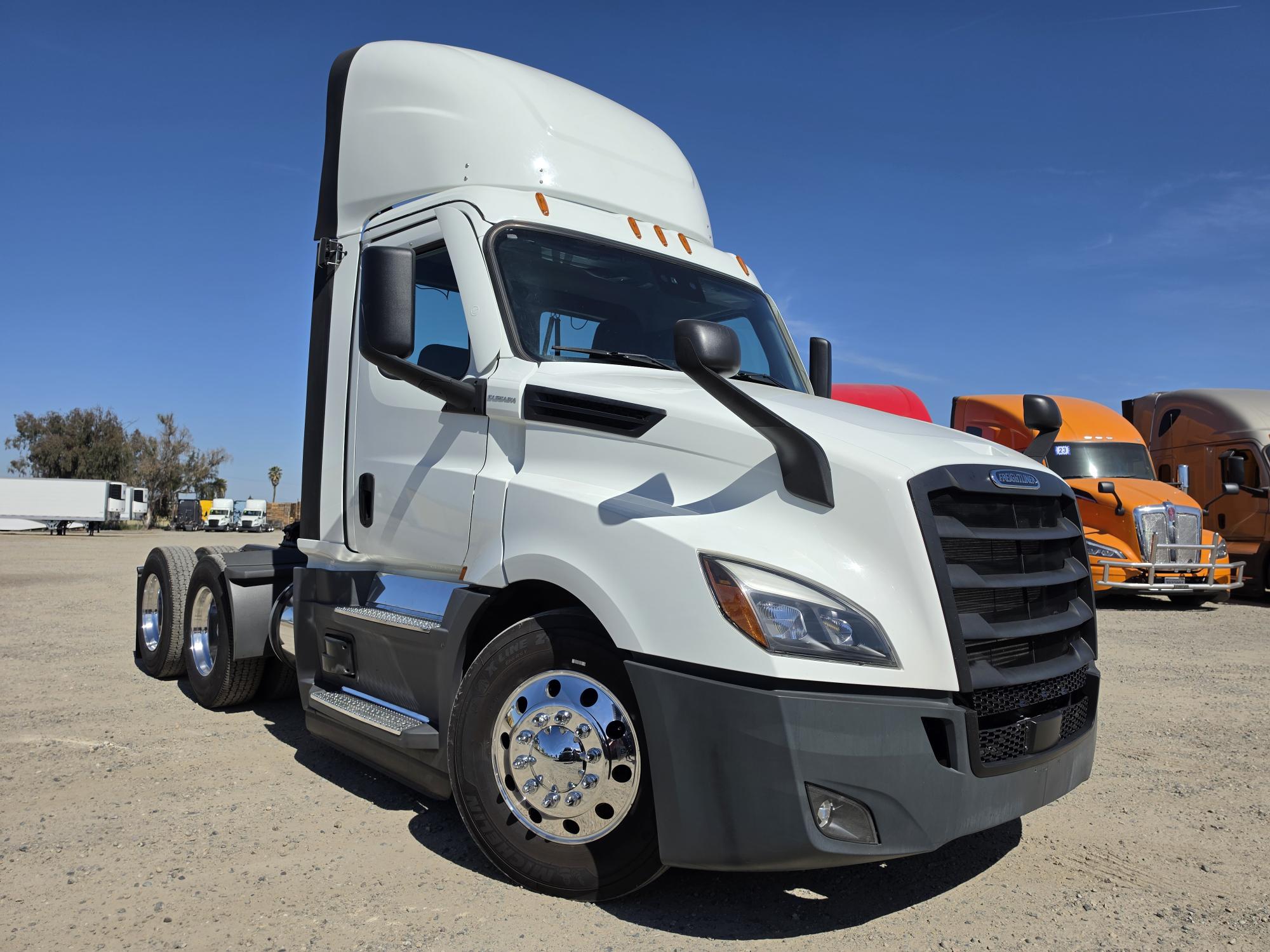 2022 FREIGHTLINER CASCADIA 126DC - image 8