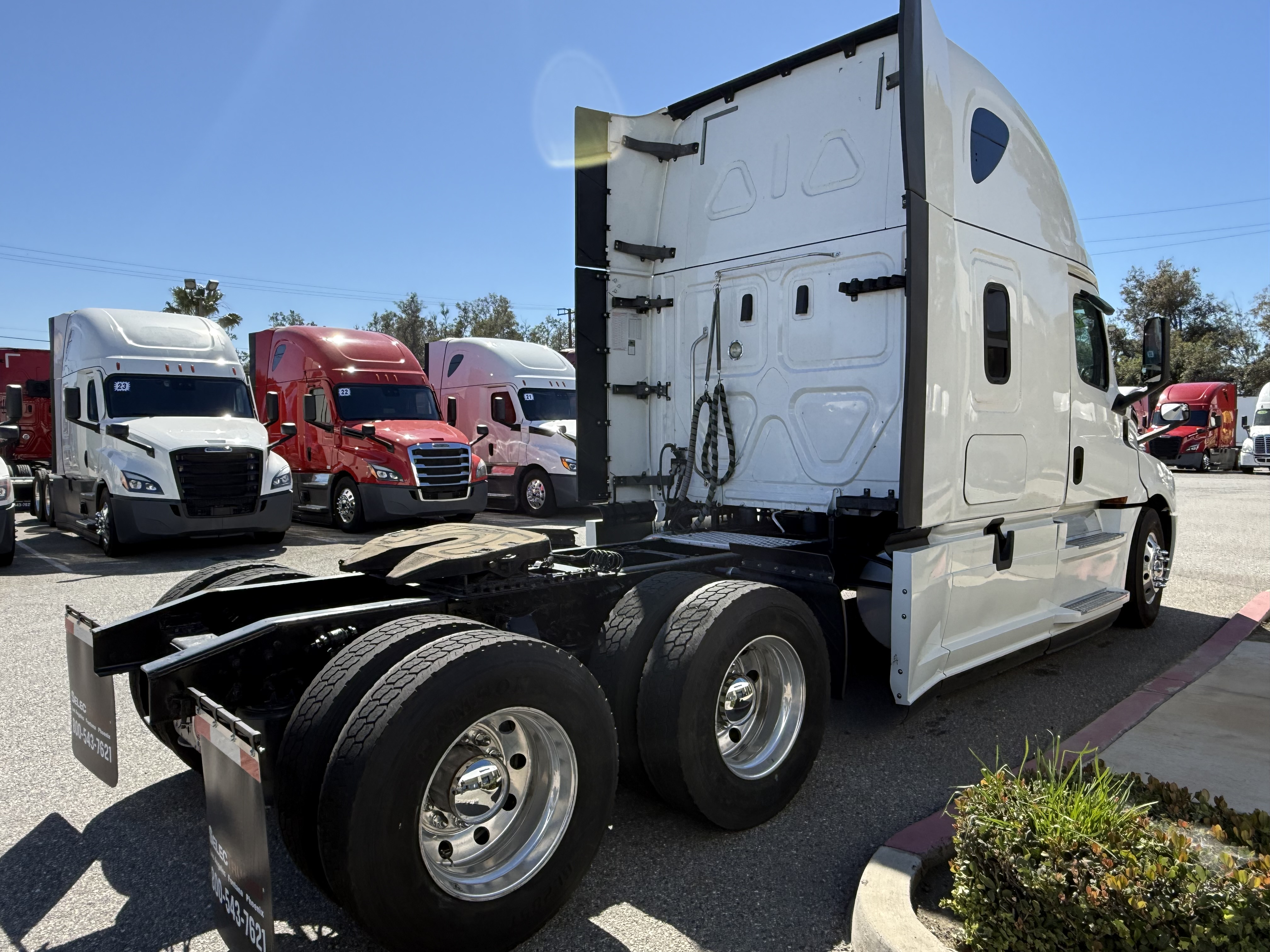 2019 FREIGHTLINER CASCADIA 126SLP - image 6