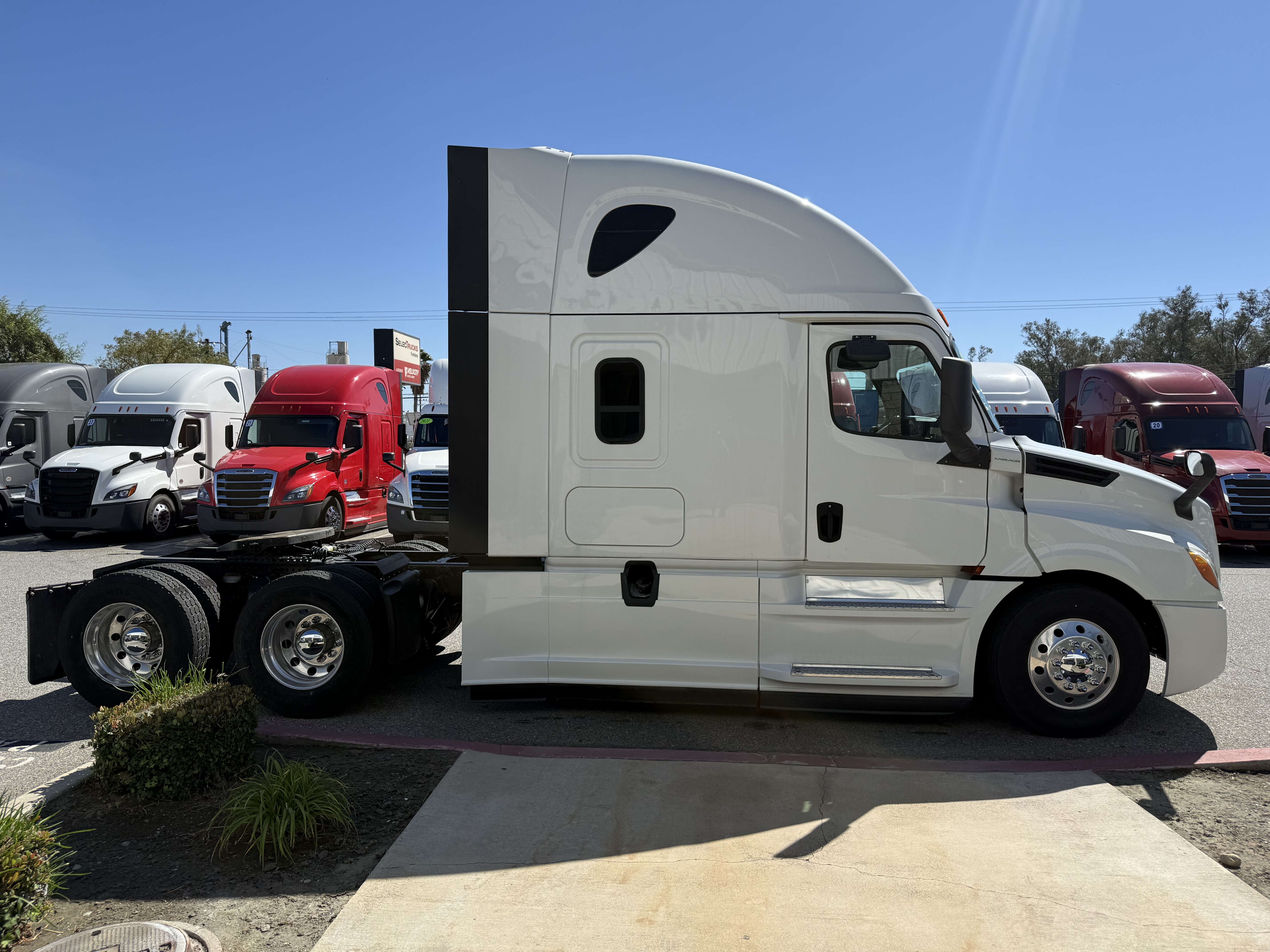 2019 FREIGHTLINER CASCADIA 126SLP - image 7