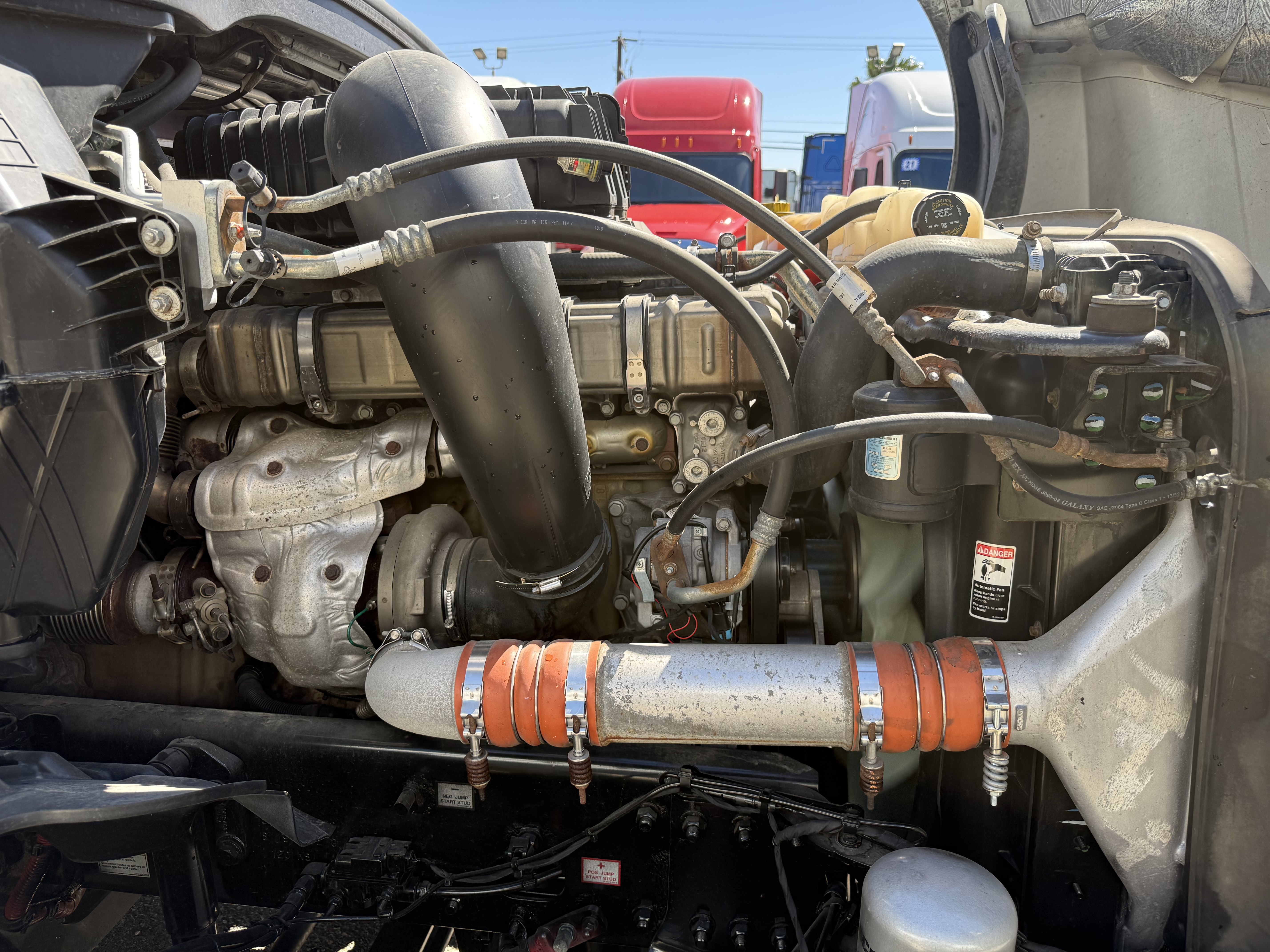 2019 FREIGHTLINER CASCADIA 126SLP - image 9