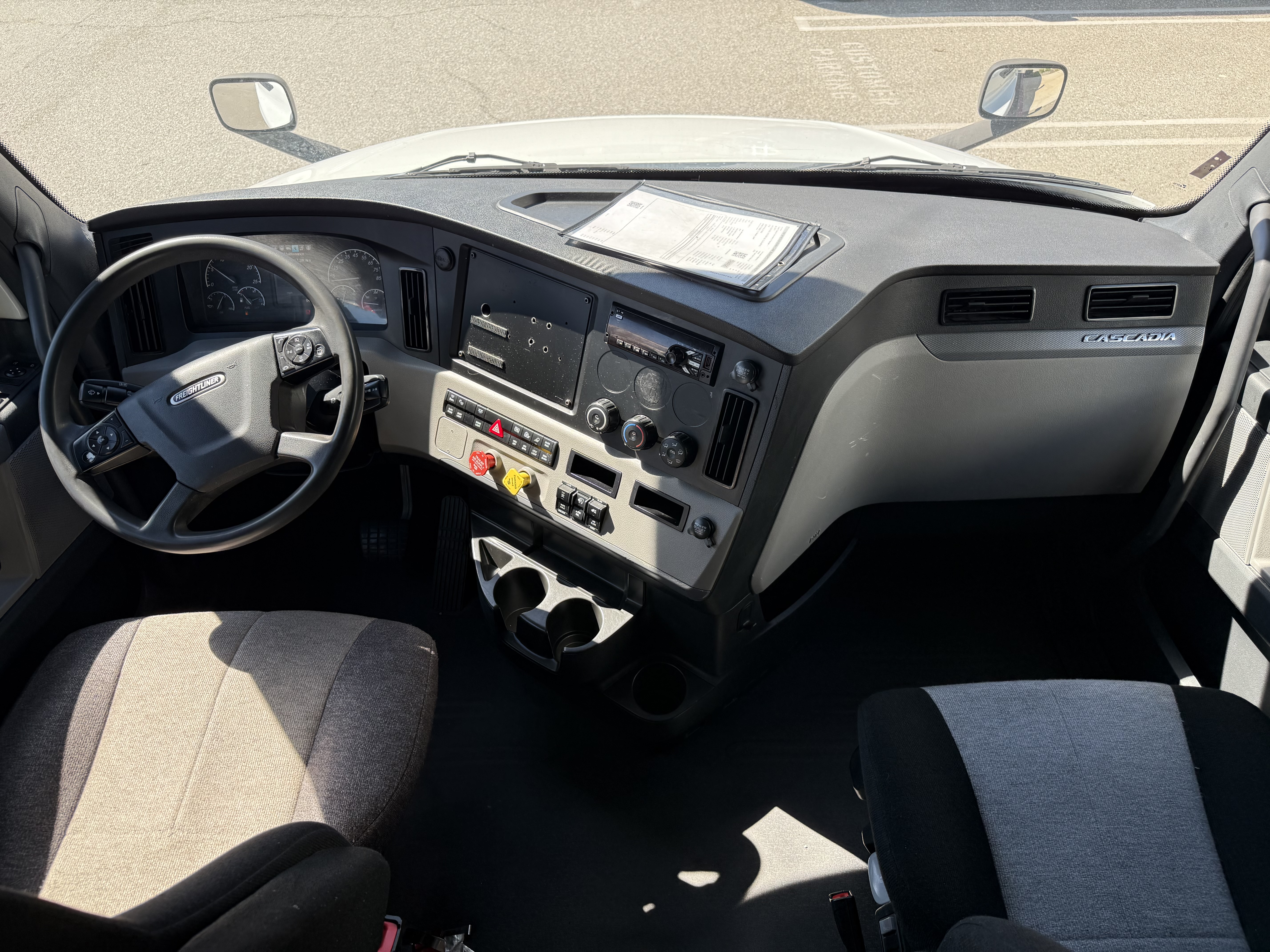 2019 FREIGHTLINER CASCADIA 126SLP - image 16