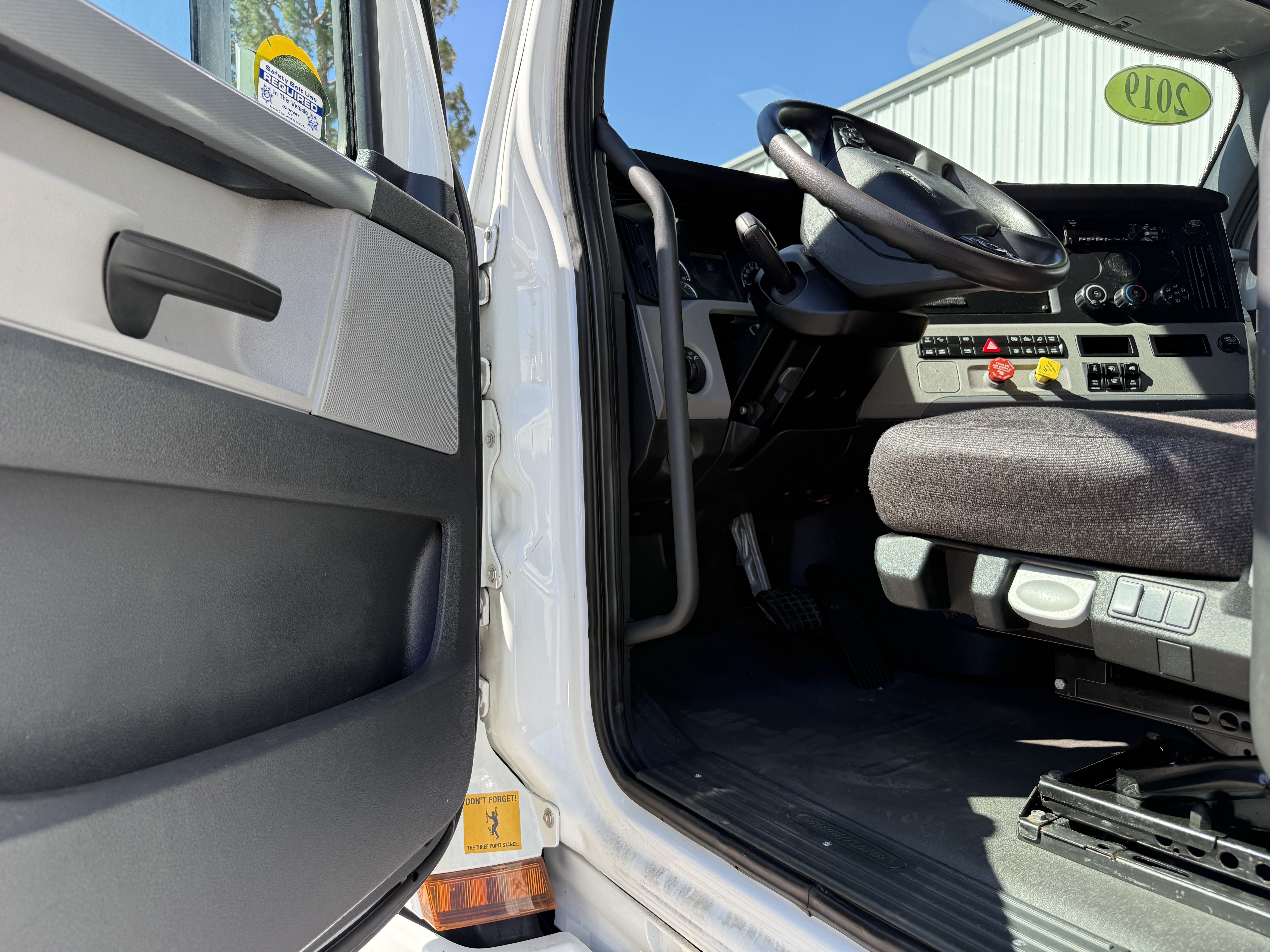 2019 FREIGHTLINER CASCADIA 126SLP - image 19