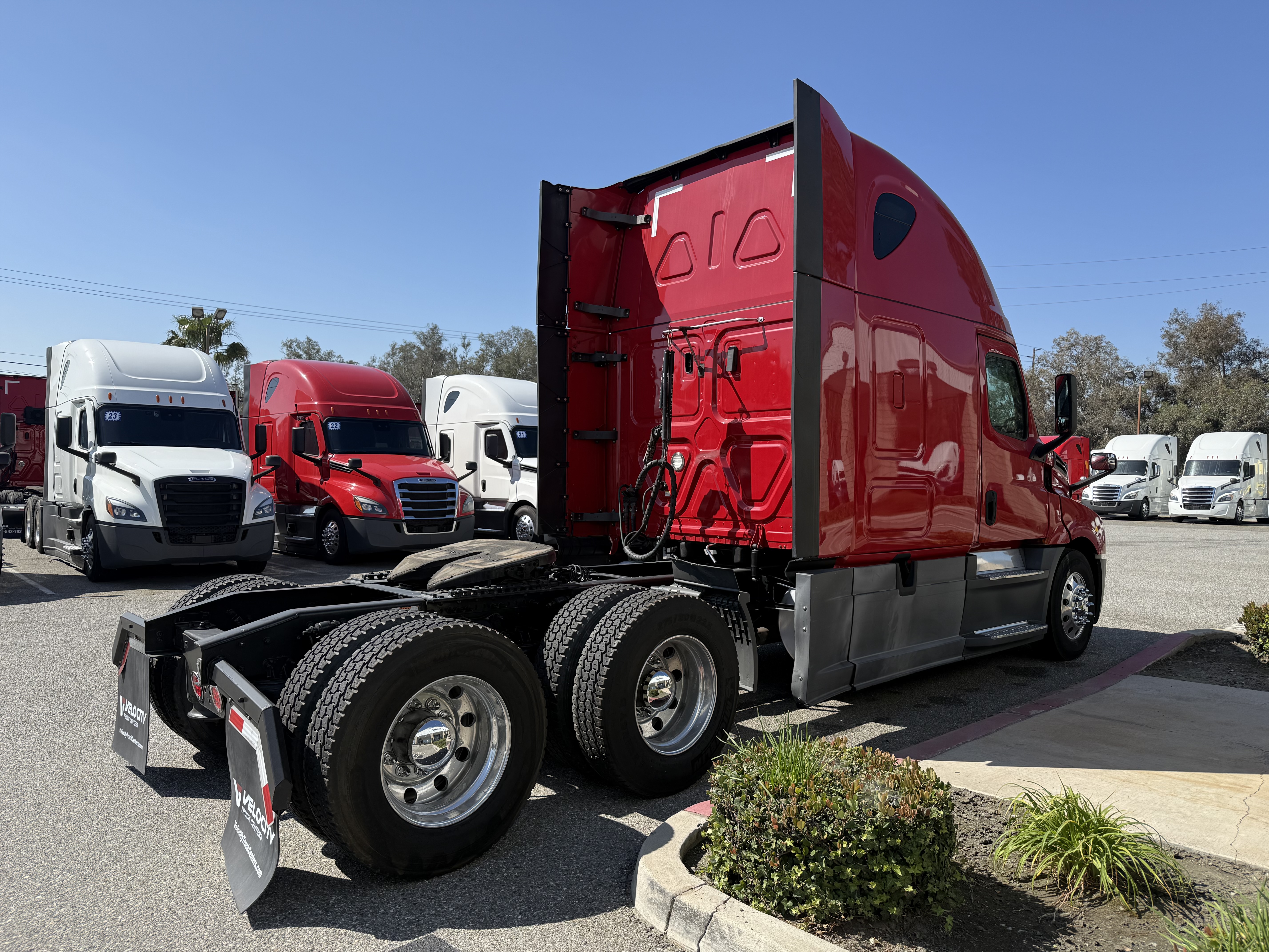 2020 FREIGHTLINER CASCADIA 126SLP - image 6