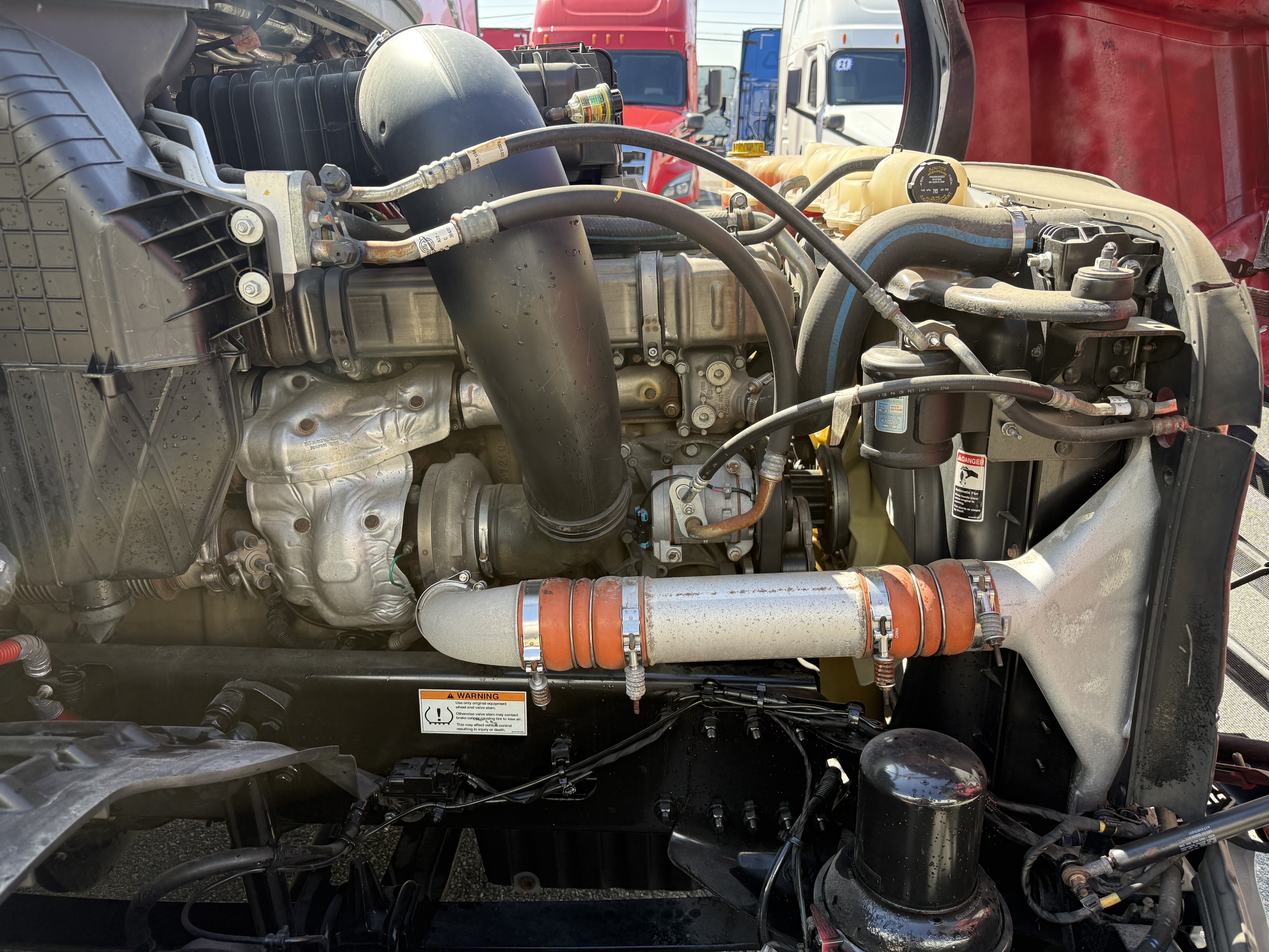 2020 FREIGHTLINER CASCADIA 126SLP - image 10