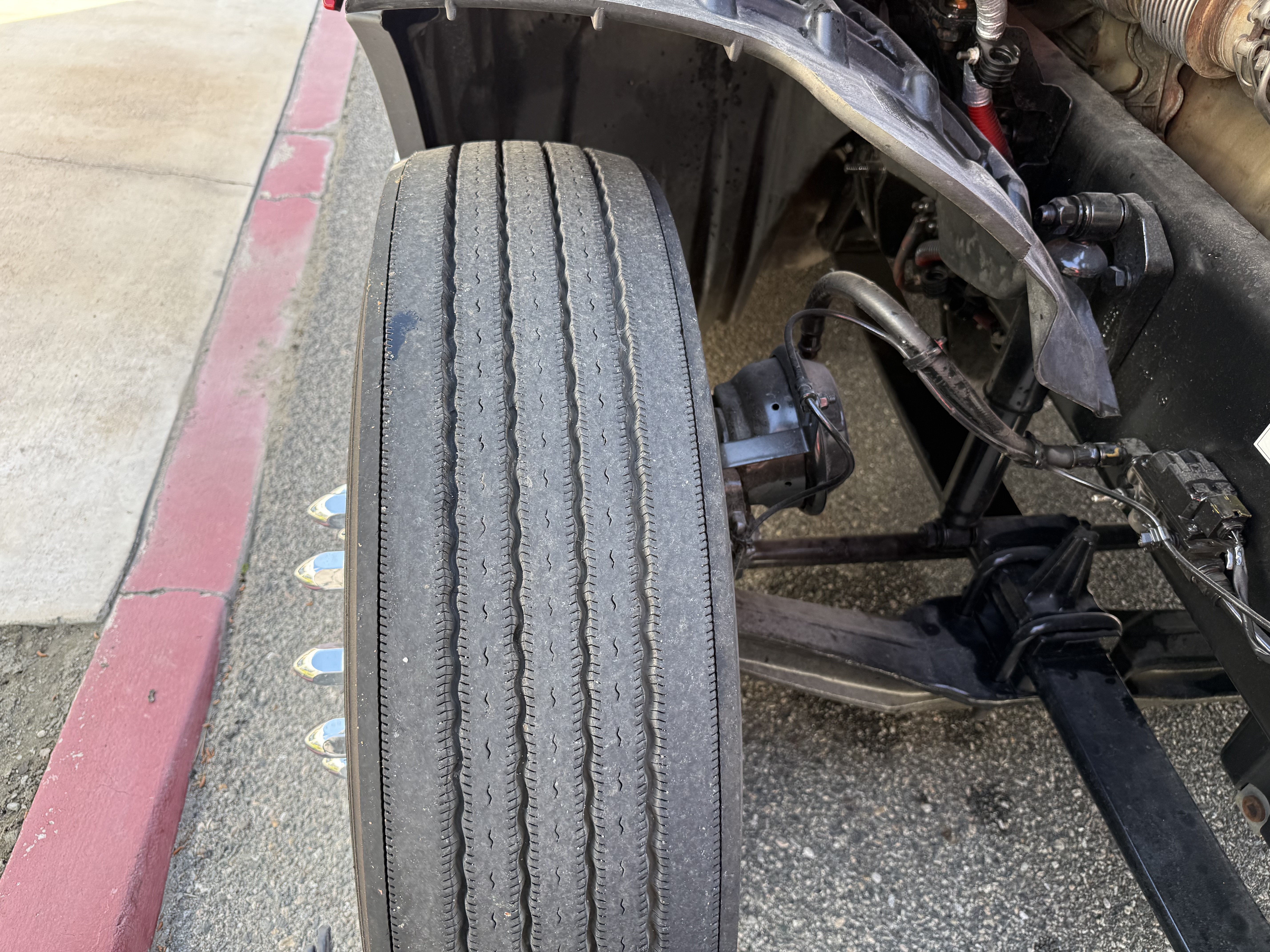 2020 FREIGHTLINER CASCADIA 126SLP - image 13