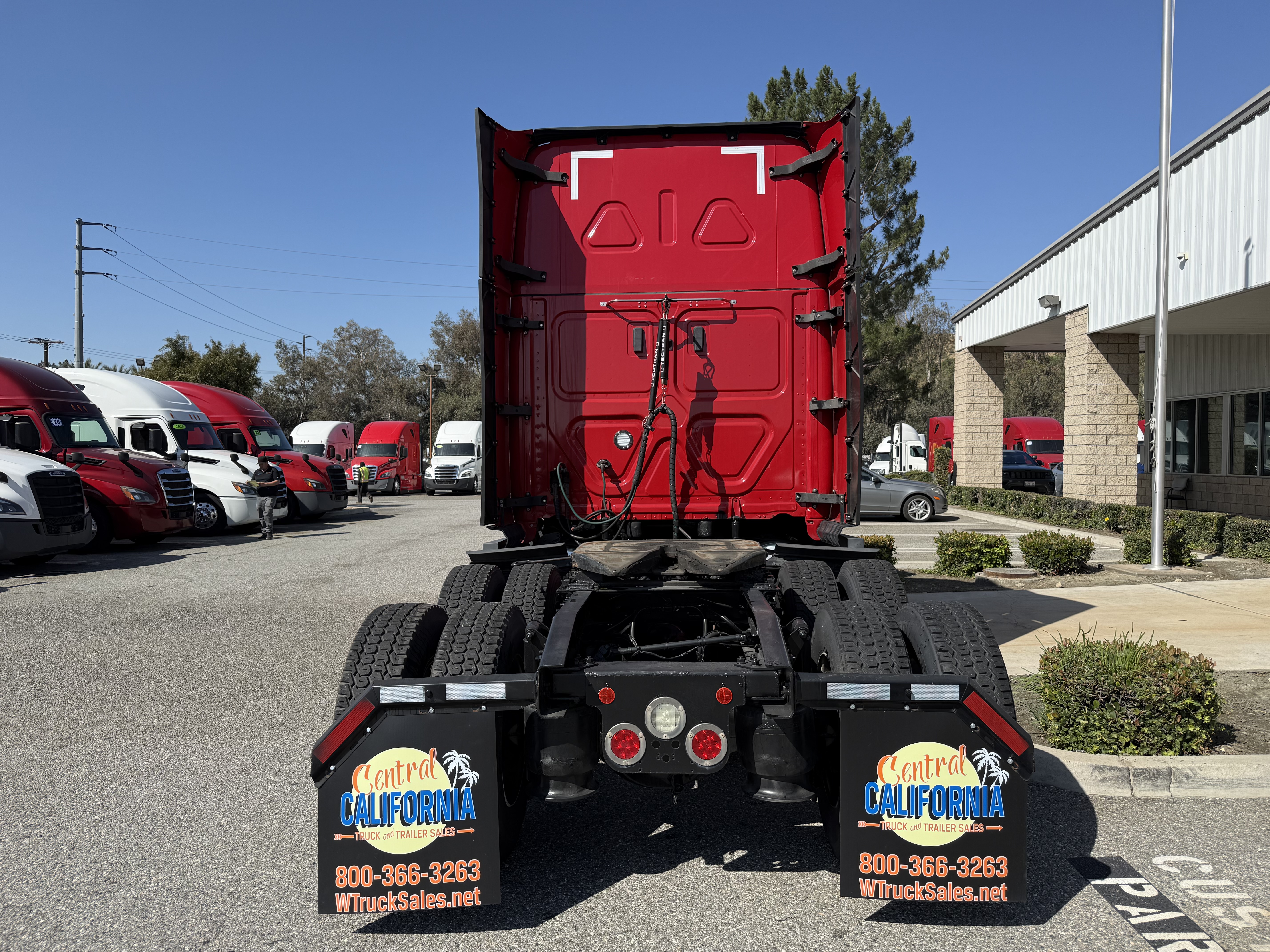 2020 FREIGHTLINER CASCADIA 126SLP - image 5